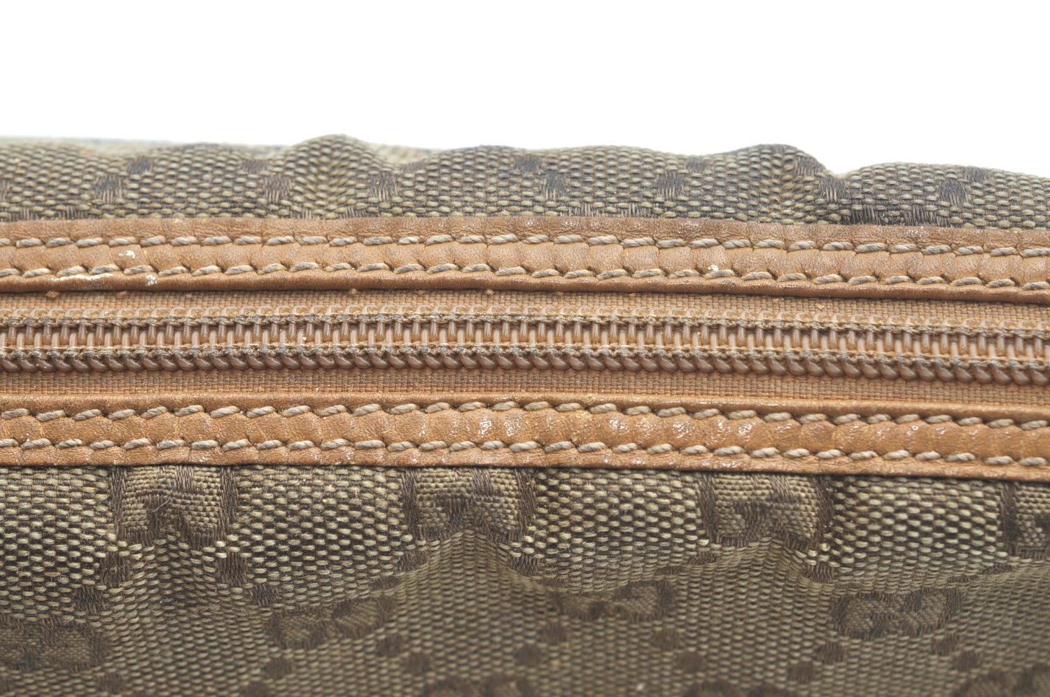 Authentic GUCCI Shoulder Cross Body Bag GG Canvas Leather Brown Junk K6918