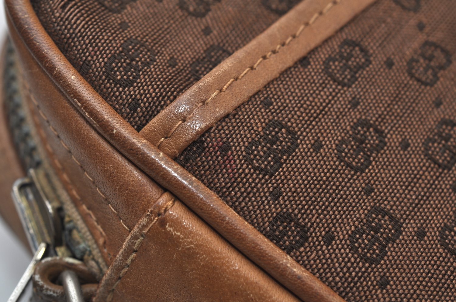 Authentic GUCCI Vintage Micro GG Canvas Leather Clutch Bag Brown K6930