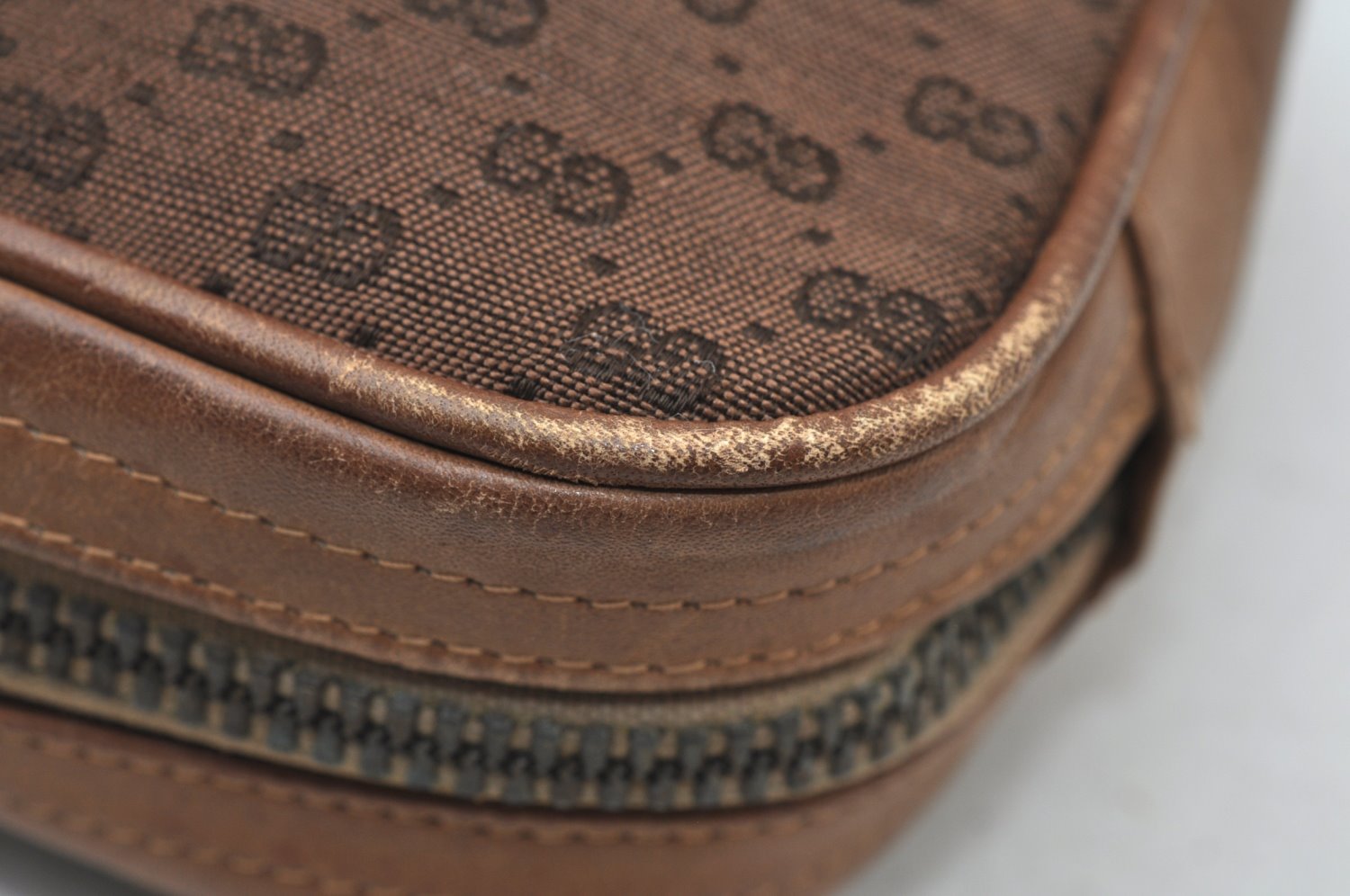 Authentic GUCCI Vintage Micro GG Canvas Leather Clutch Bag Brown K6930