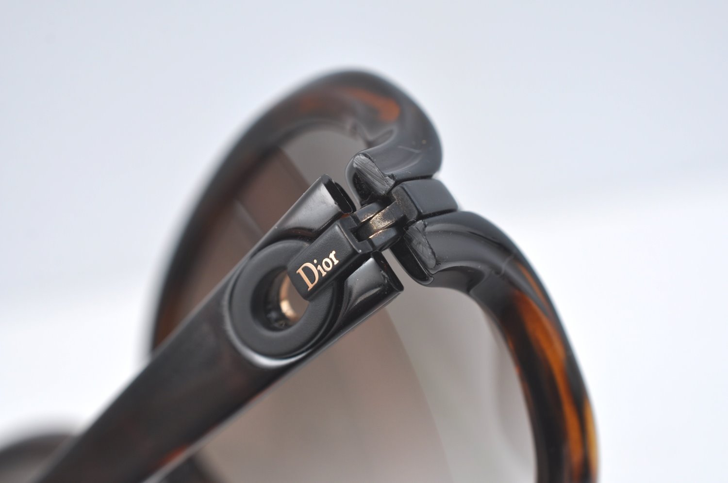 Authentic Christian Dior Sunglasses Tortoise Shell Plastic 6MNHA Brown CD K6950