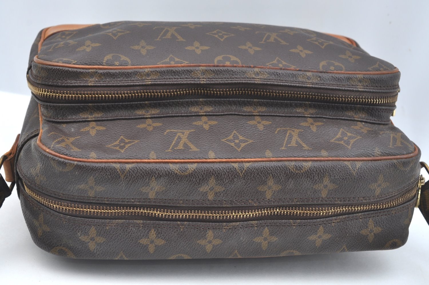 Authentic Louis Vuitton Monogram Nile Shoulder Cross Body Bag M45244 LV K7026