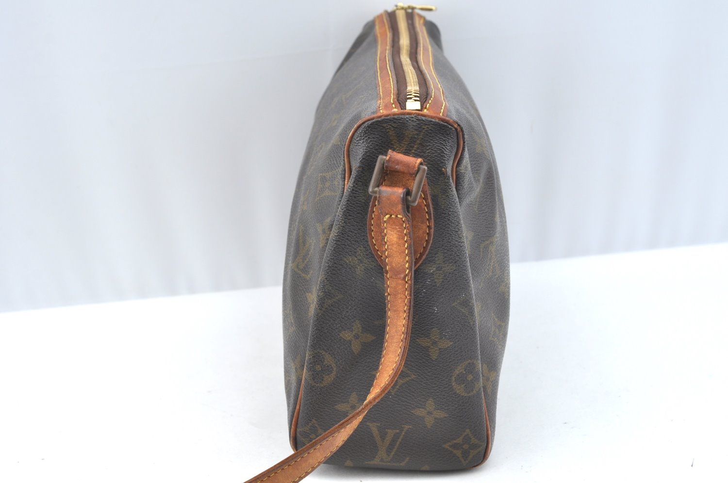 Authentic Louis Vuitton Monogram Tulleries MM Shoulder Bag M51348 LV Junk K7031