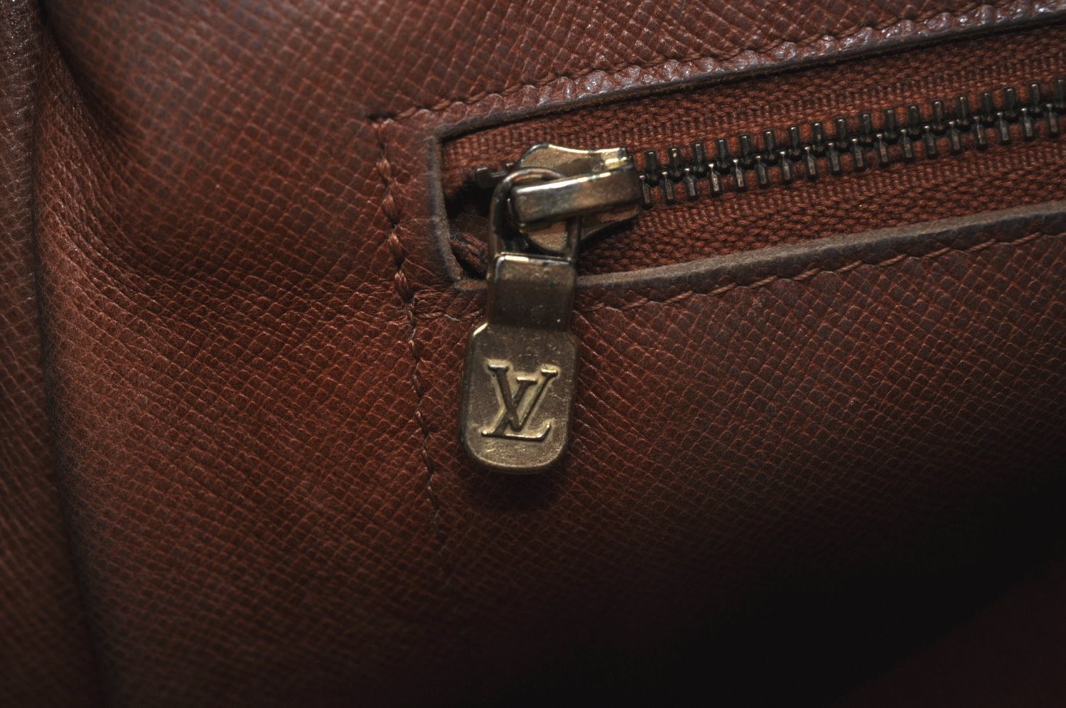 Authentic Louis Vuitton Monogram Tulleries MM Shoulder Bag M51348 LV Junk K7031