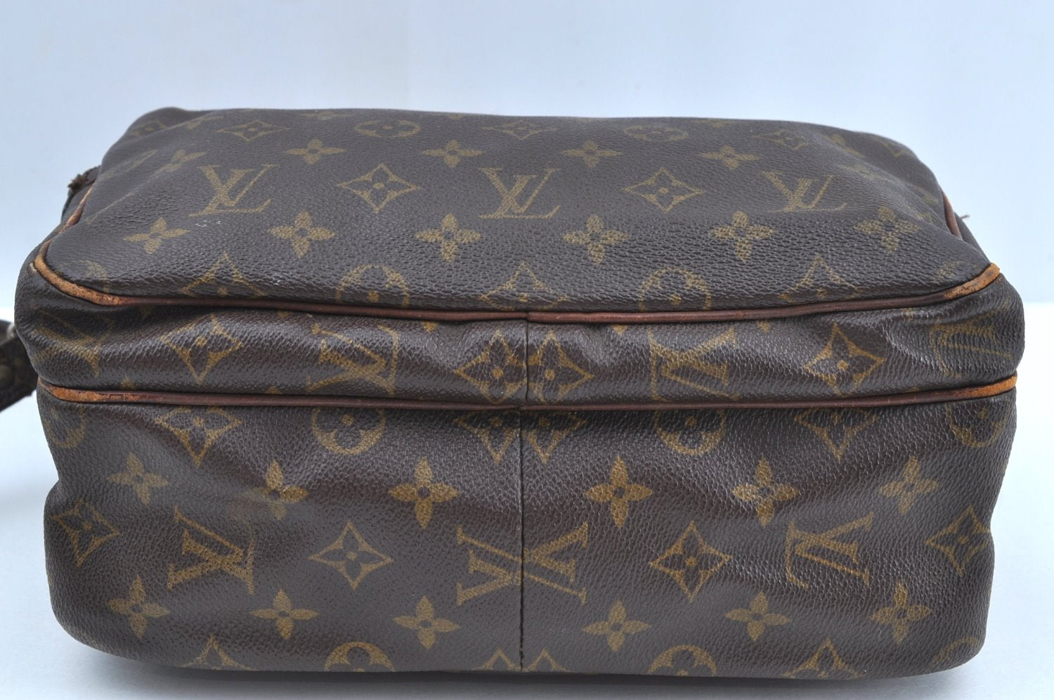 Authentic Louis Vuitton Monogram Nile Shoulder Cross Body Bag Old Model LV K7035