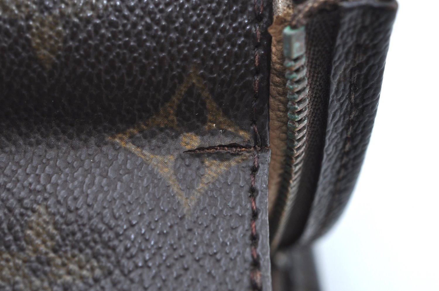 Authentic Louis Vuitton Monogram Poche Toilette 26 M47542 Pouch Junk K7085