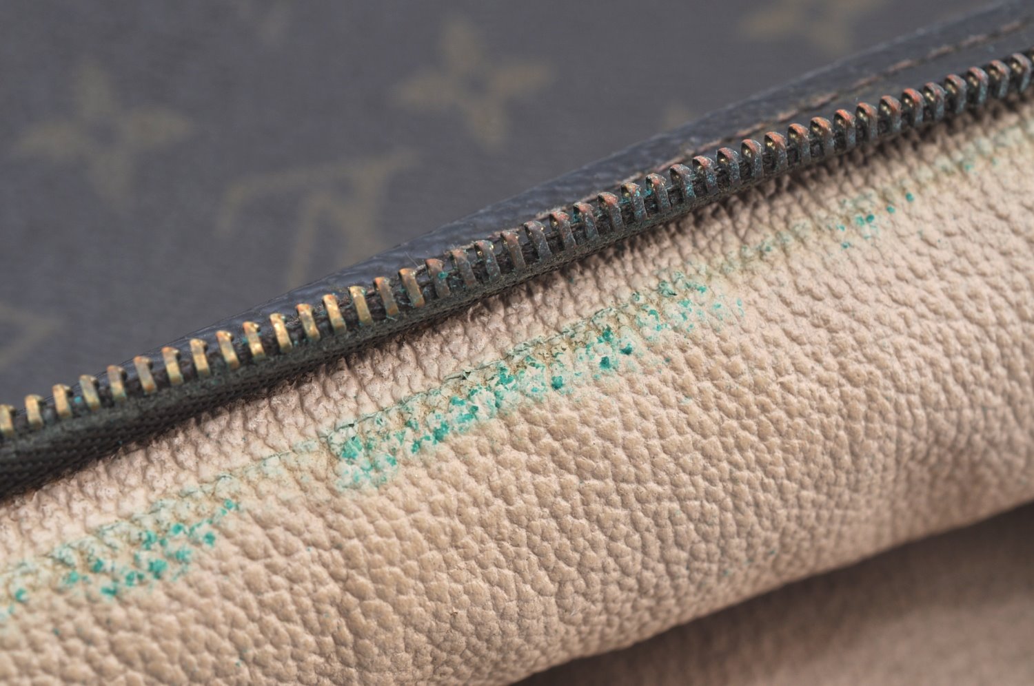 Authentic Louis Vuitton Monogram Poche Toilette 26 M47542 Pouch Junk K7085