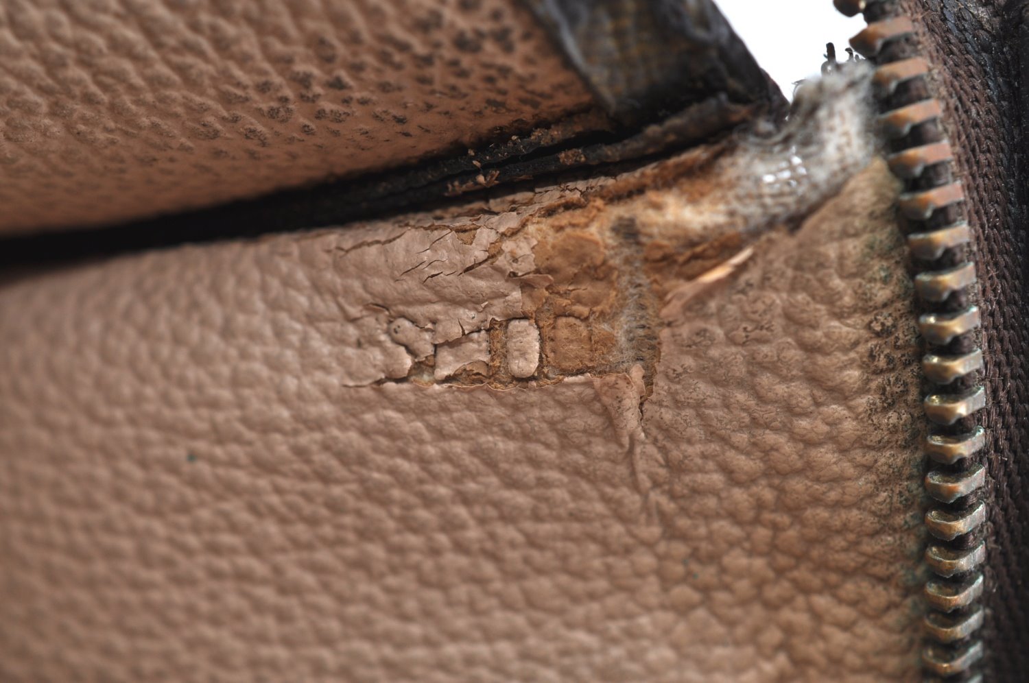 Authentic Louis Vuitton Monogram Poche Toilette 26 M47542 Pouch Junk K7085