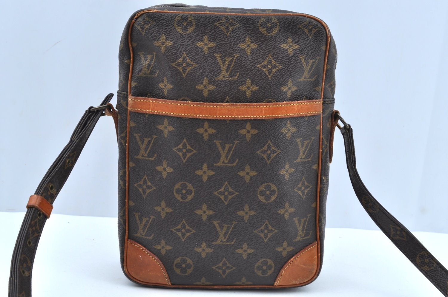Authentic Louis Vuitton Monogram Danube MM Shoulder Cross Bag M45264 LV K7267