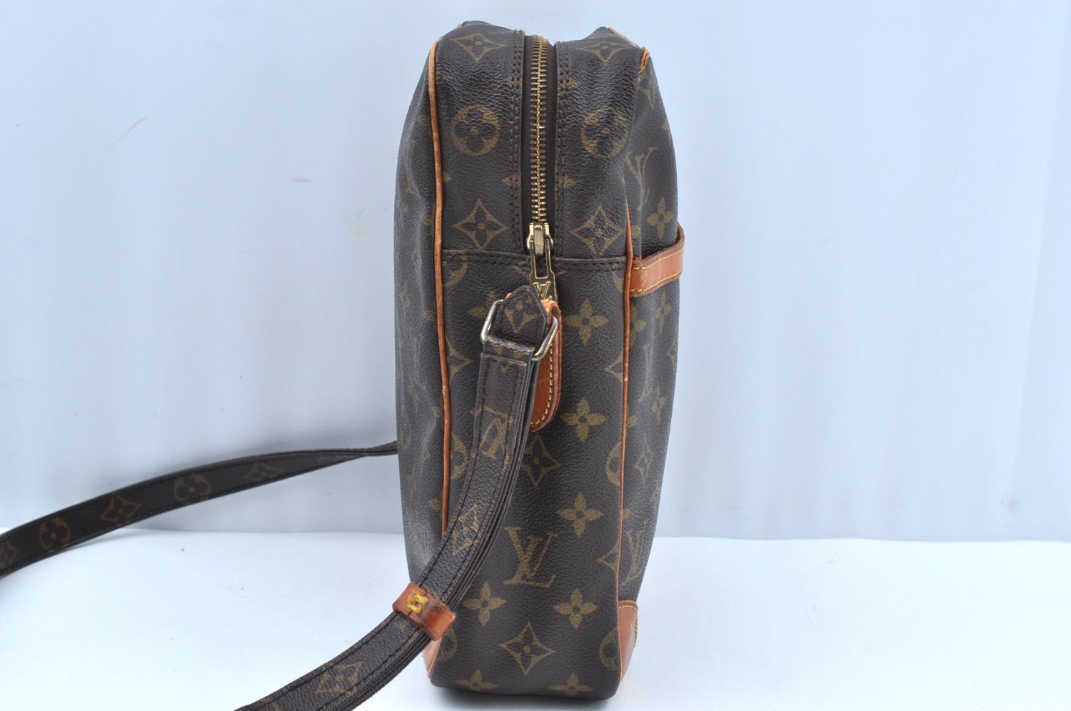 Authentic Louis Vuitton Monogram Danube MM Shoulder Cross Bag M45264 LV K7267