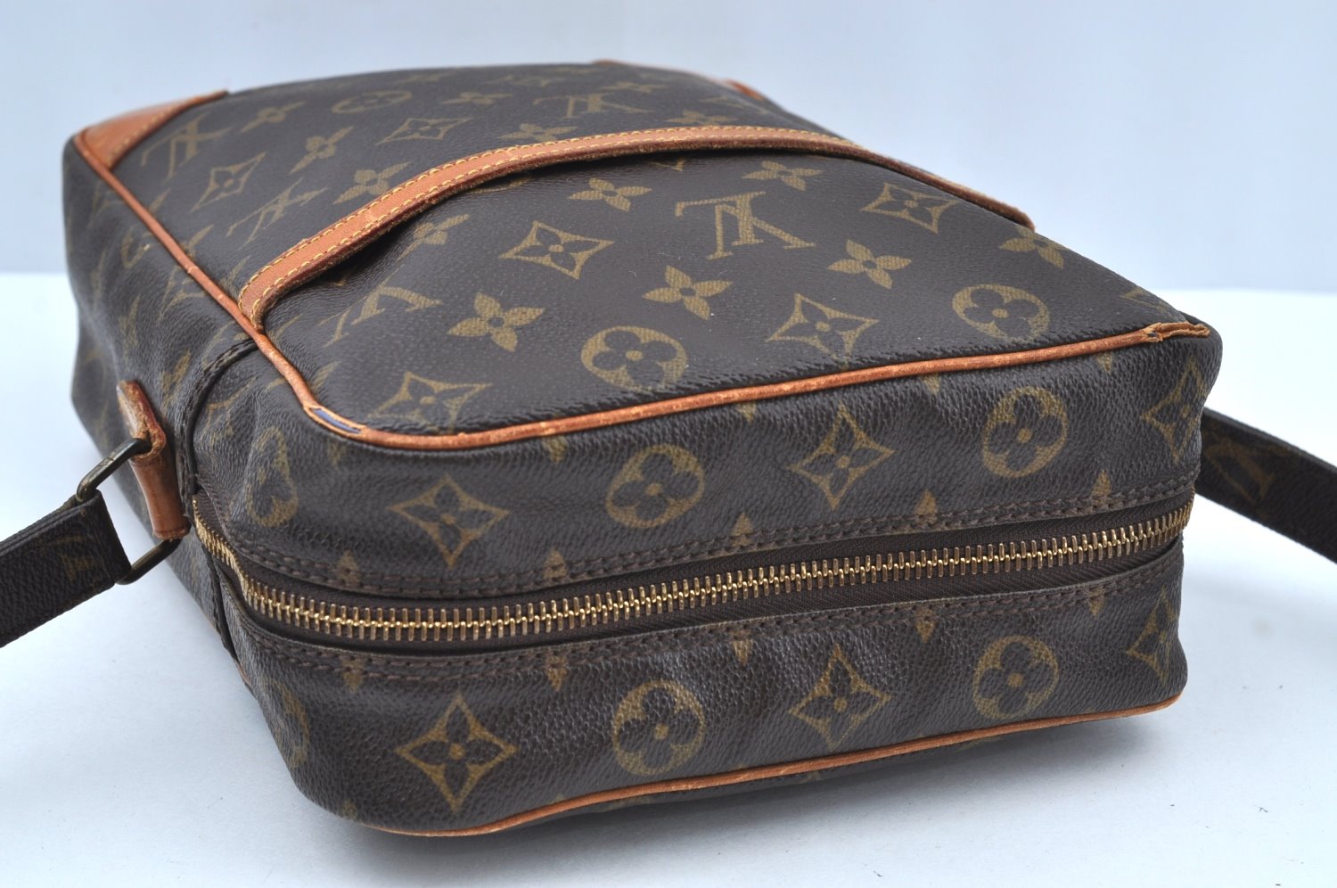 Authentic Louis Vuitton Monogram Danube MM Shoulder Cross Bag M45264 LV K7267