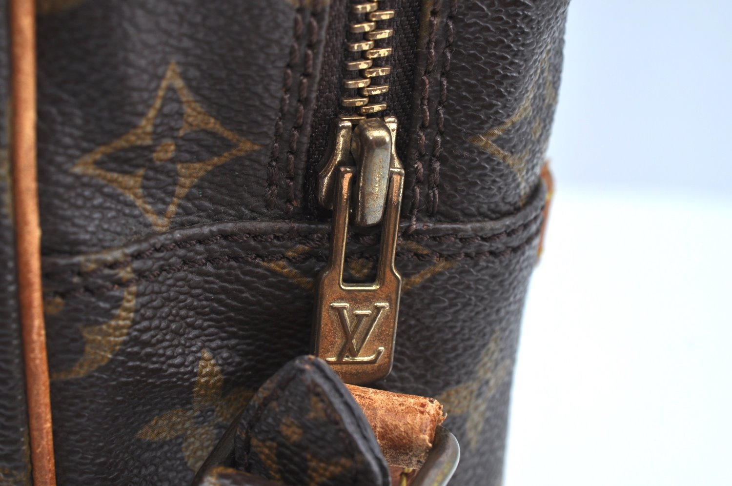 Authentic Louis Vuitton Monogram Danube MM Shoulder Cross Bag M45264 LV K7267