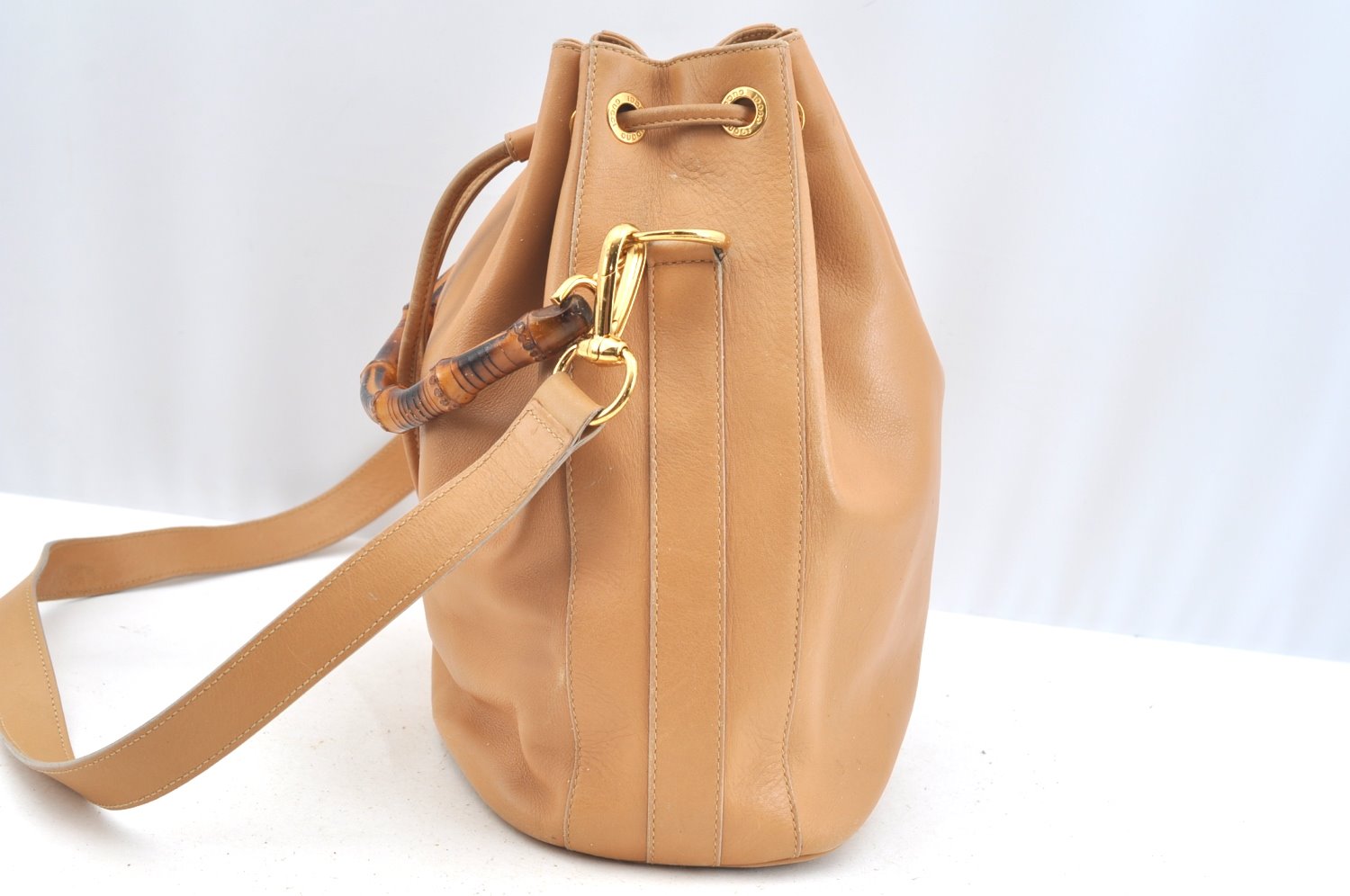 Authentic GUCCI Bamboo 2Way Shoulder Drawstring Bag Leather Beige Junk K7281
