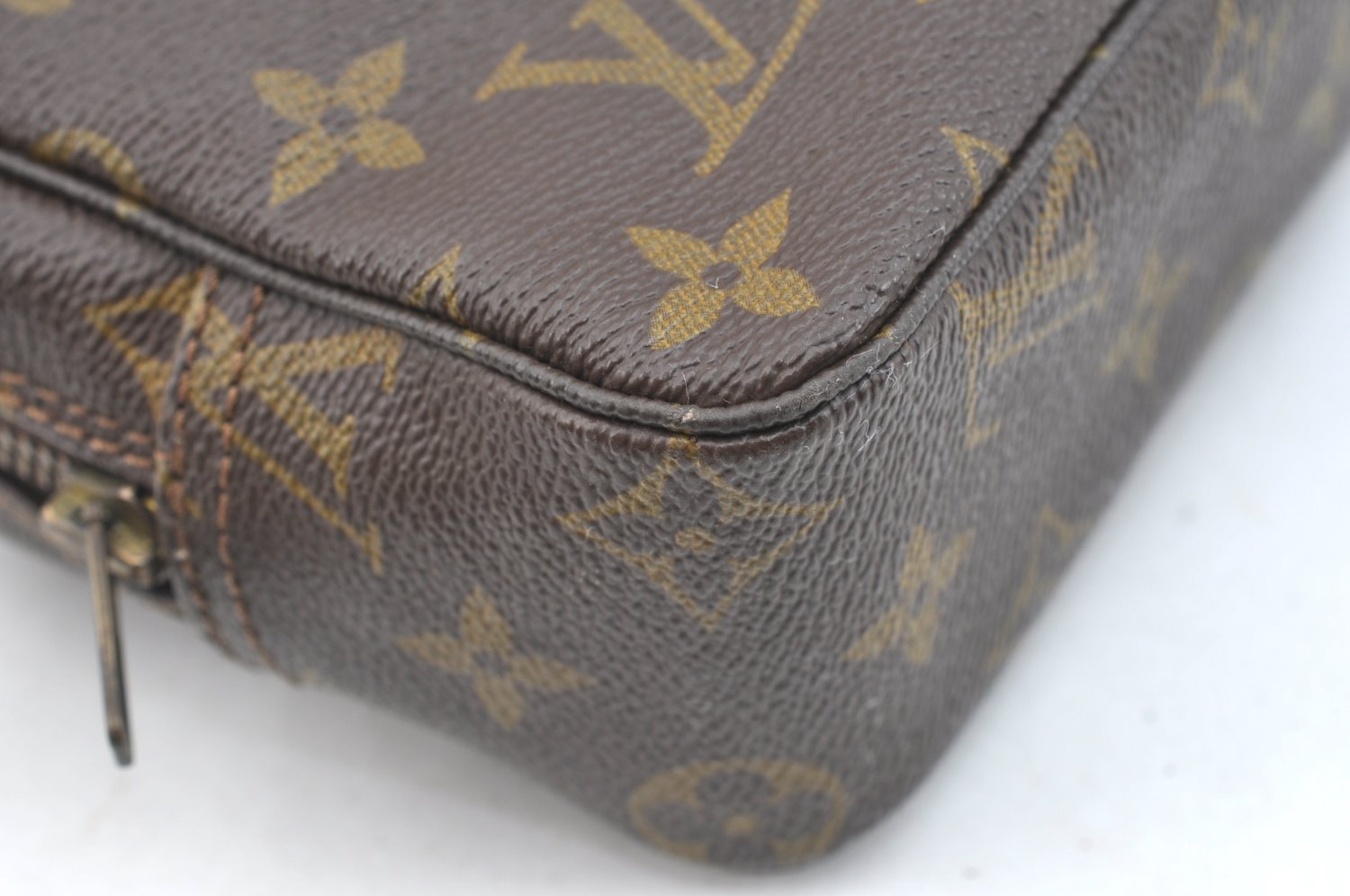 Auth Louis Vuitton Monogram Trousse Toilette 23 Clutch Hand Bag Old Model K7288
