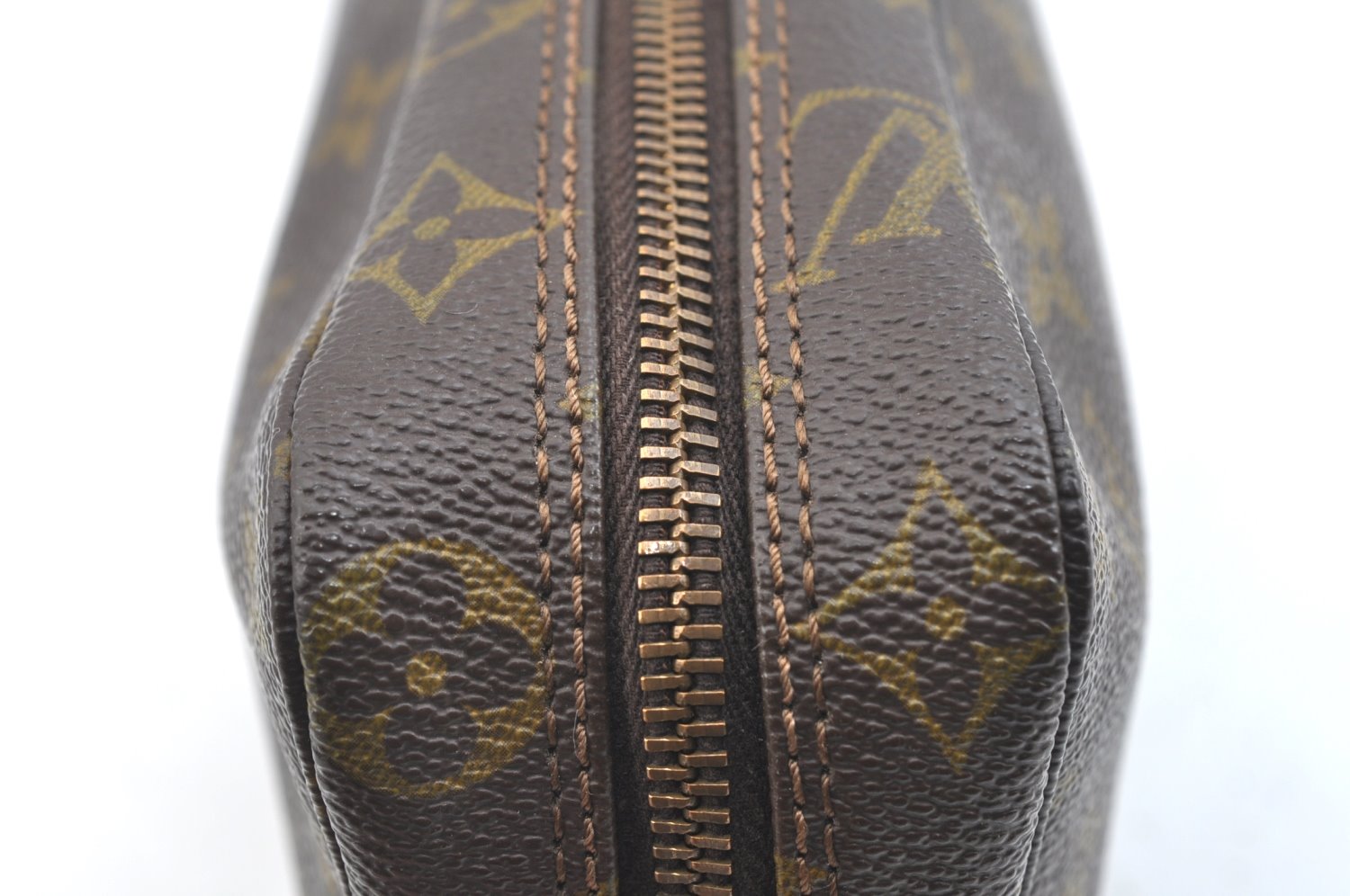 Auth Louis Vuitton Monogram Trousse Toilette 23 Clutch Hand Bag Old Model K7288