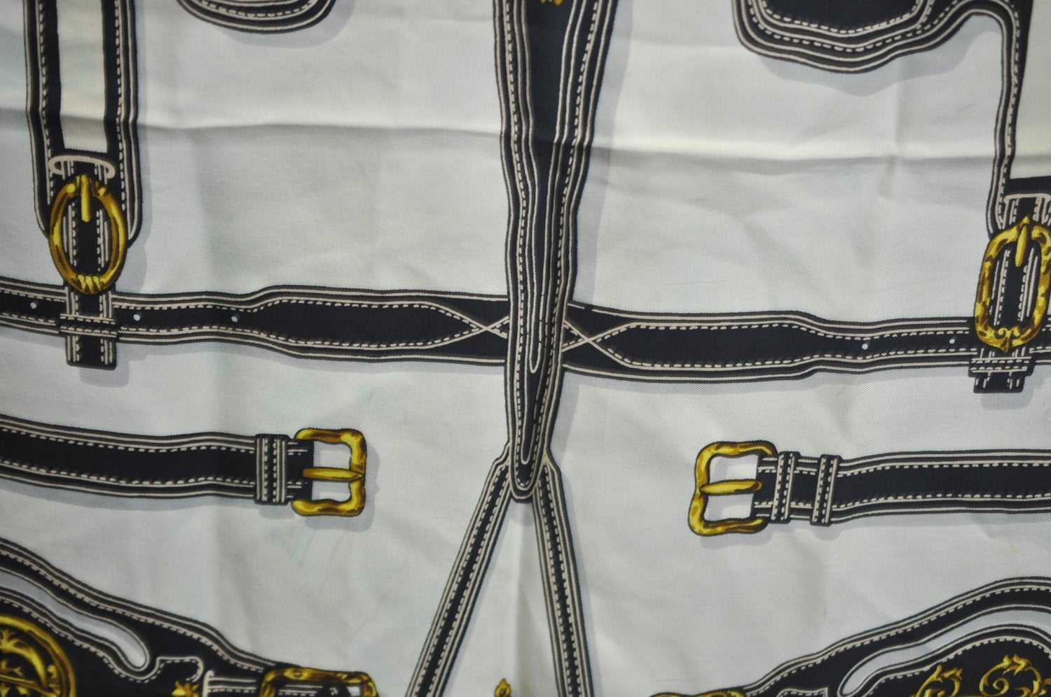 Authentic HERMES Carre 90 Scarf 