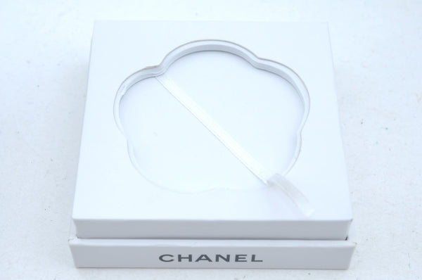 Authentic CHANEL Camellia Paper Weight Ceramic White CC Box K7370