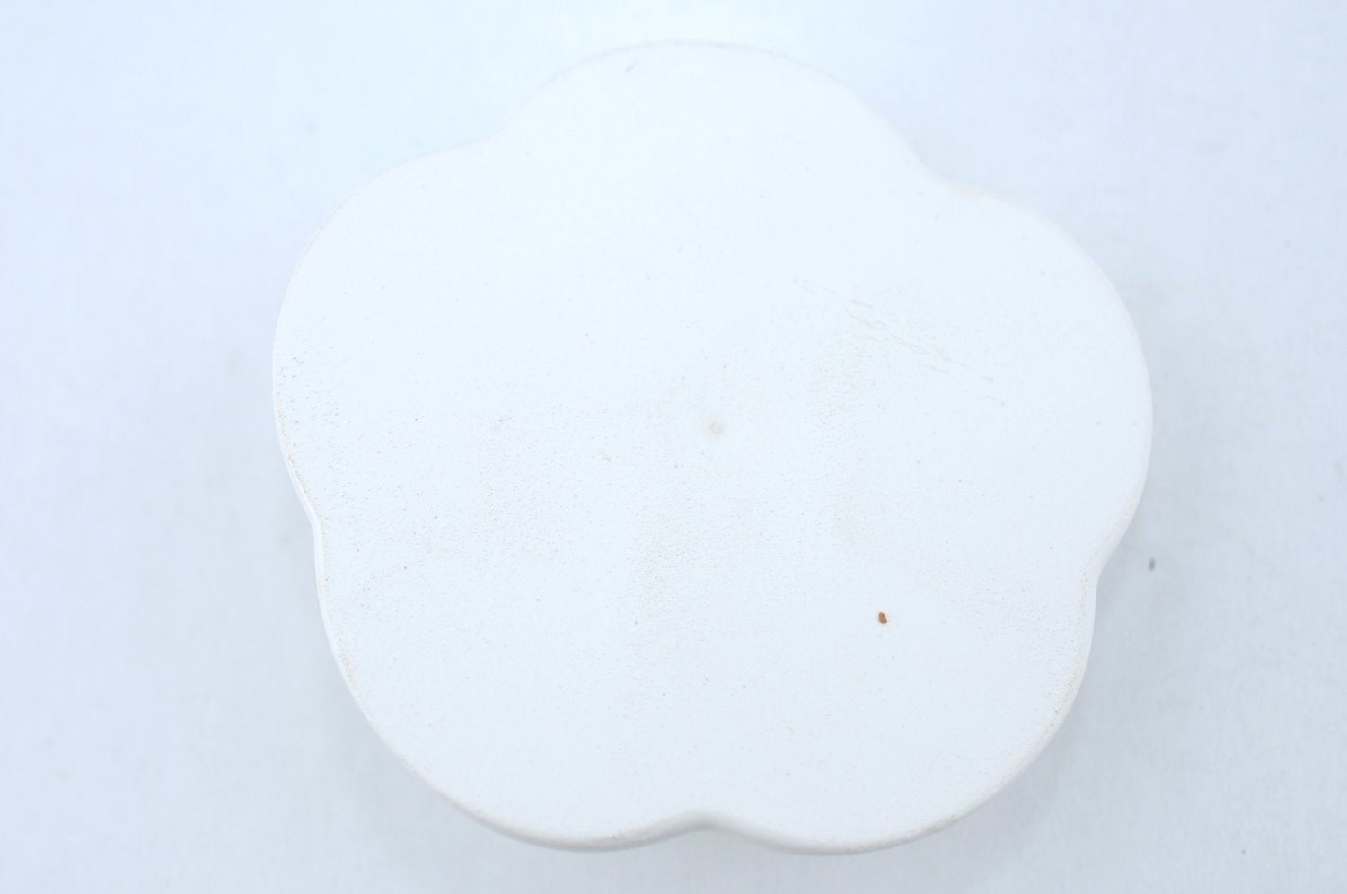 Authentic CHANEL Camellia Paper Weight Ceramic White CC Box K7371
