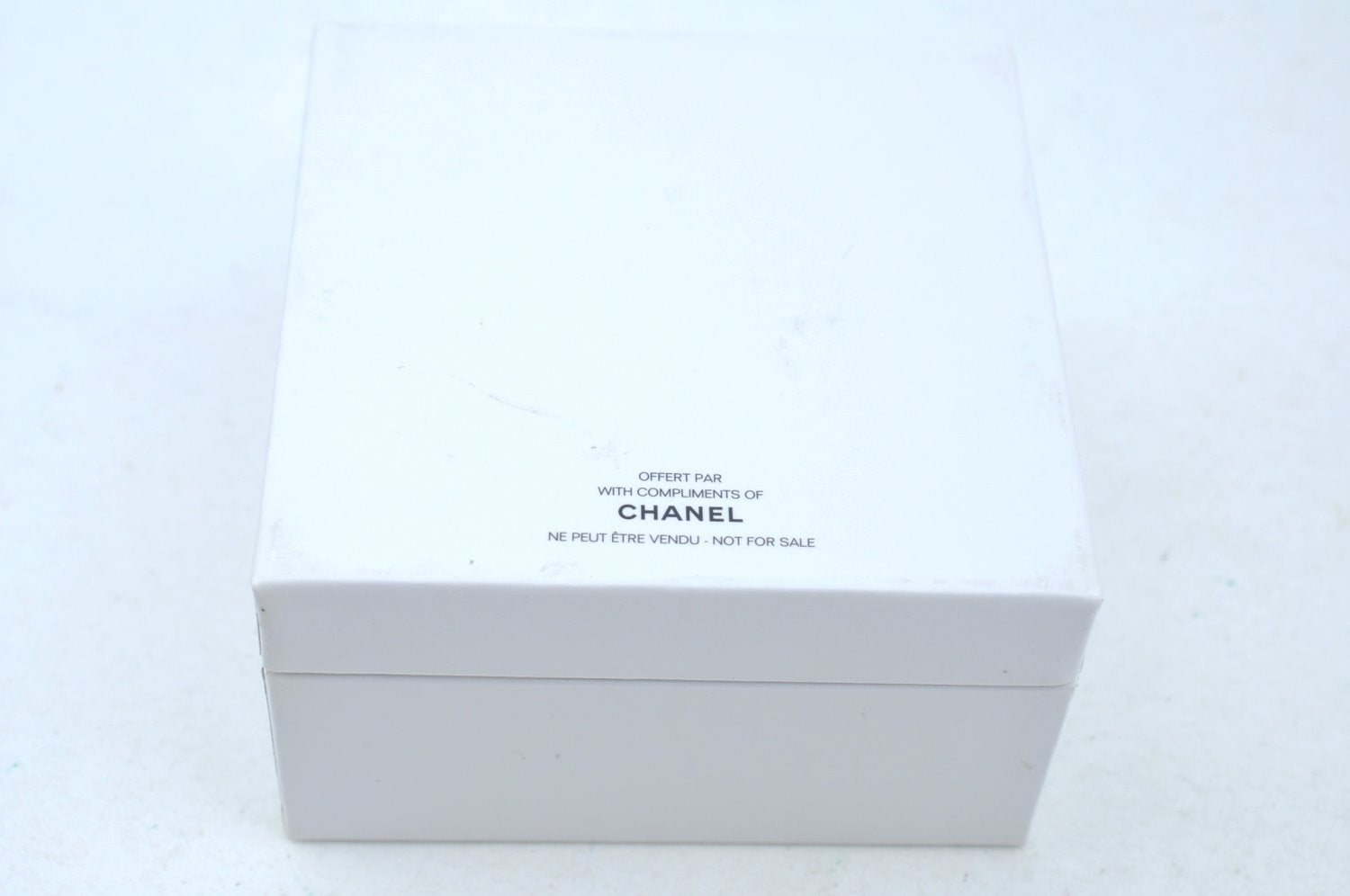 Authentic CHANEL Camellia Paper Weight Ceramic White CC Box K7371