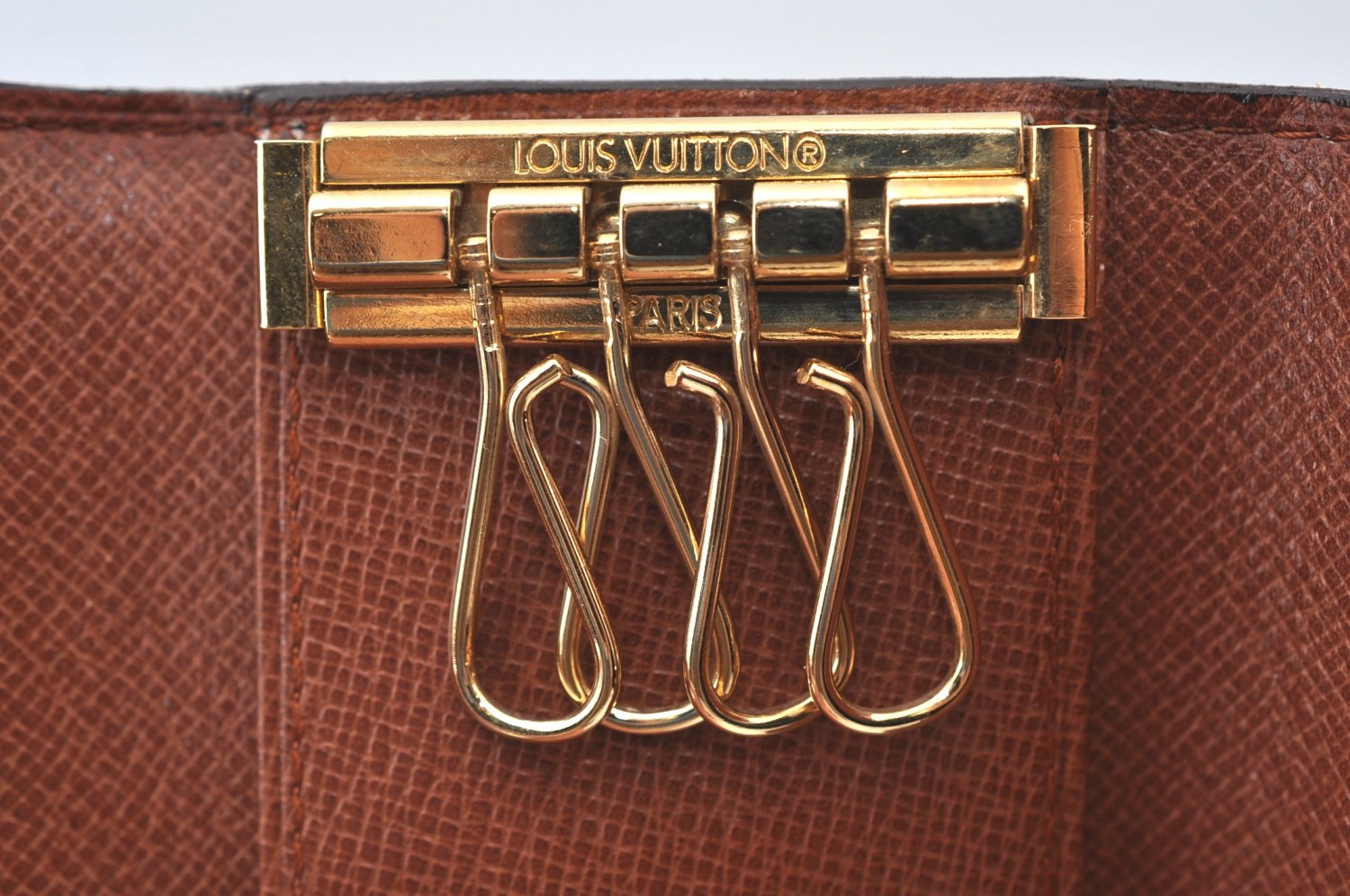 Authentic Louis Vuitton Monogram Multicles 4 Hooks Key Case M62631 LV Box K7374