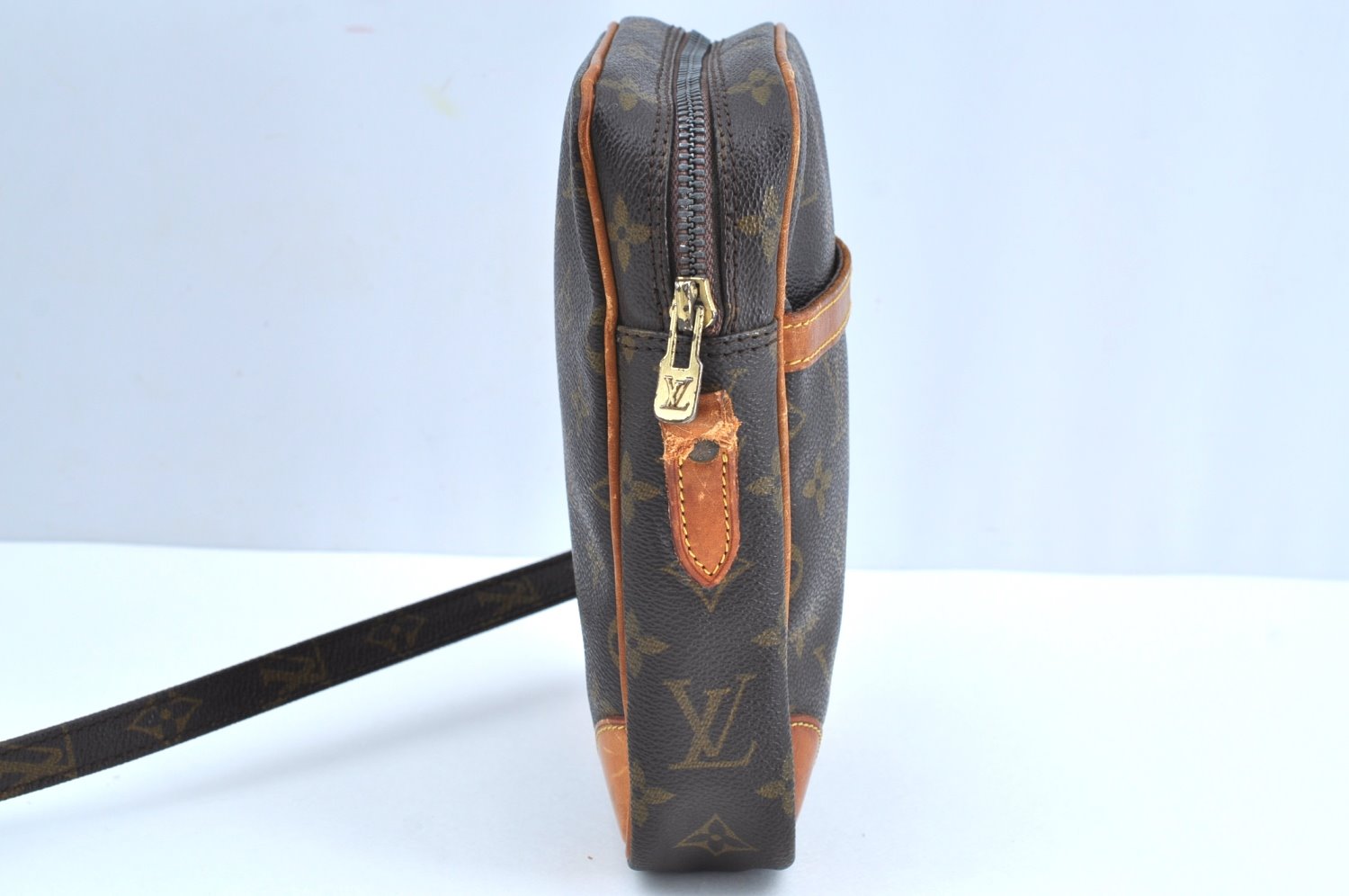 Auth Louis Vuitton Monogram Danube Shoulder Cross Body Bag M45266 Junk K7376