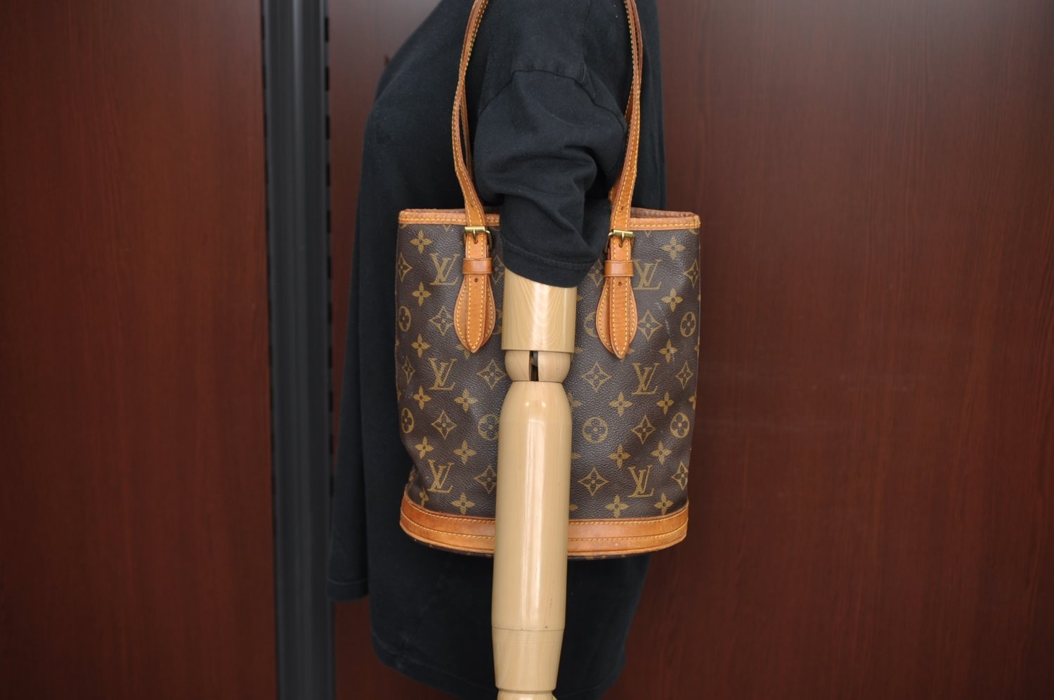 Authentic Louis Vuitton Monogram Bucket PM Shoulder Tote Bag M42238 Junk K7385