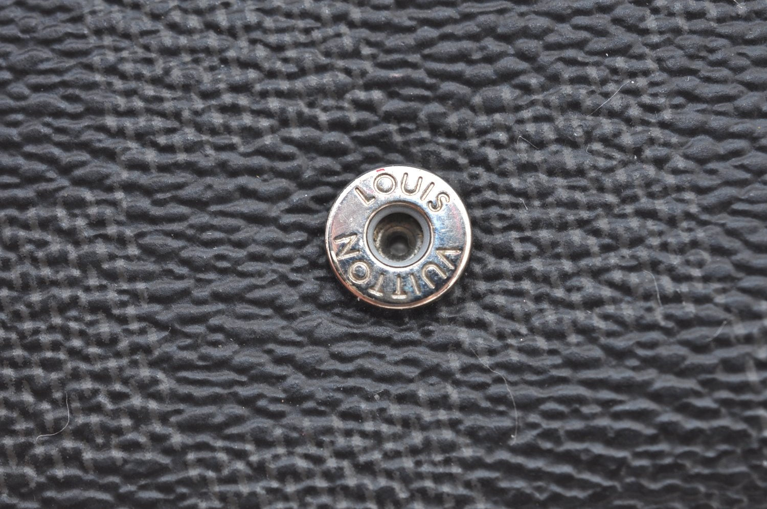 Authentic Louis Vuitton Damier Graphite Multicles 6 Key Case M62662 LV K7394