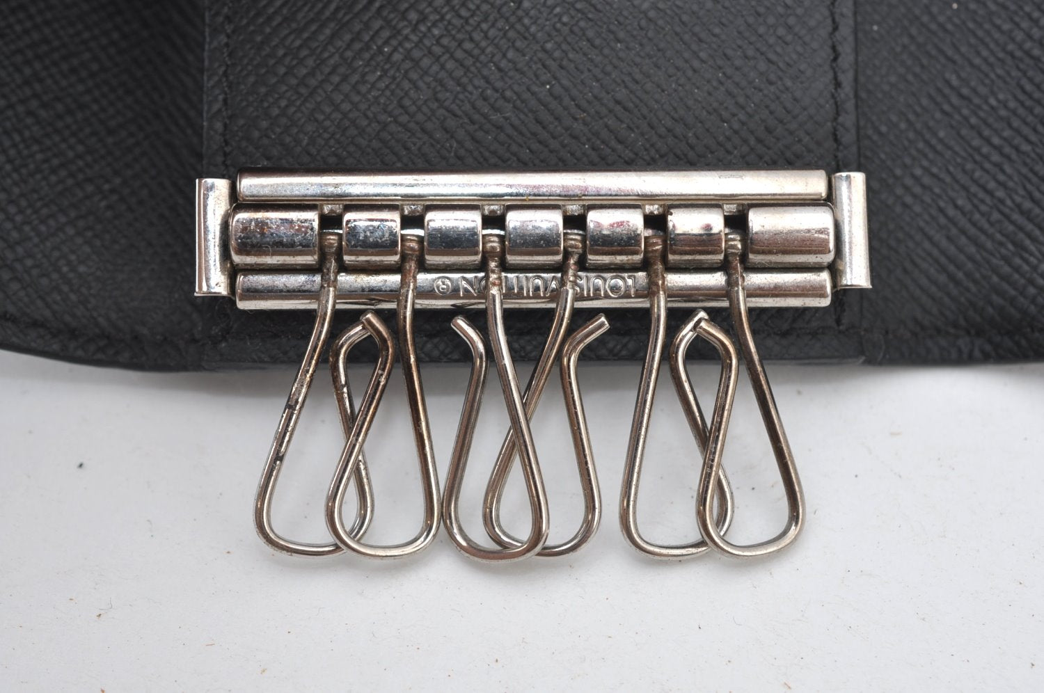 Authentic Louis Vuitton Damier Graphite Multicles 6 Key Case M62662 LV K7394