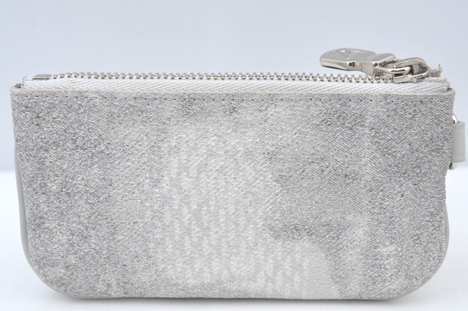 Authentic Louis Vuitton Damier Salt Trio Messenger Pouch Purse Gray LV K7396