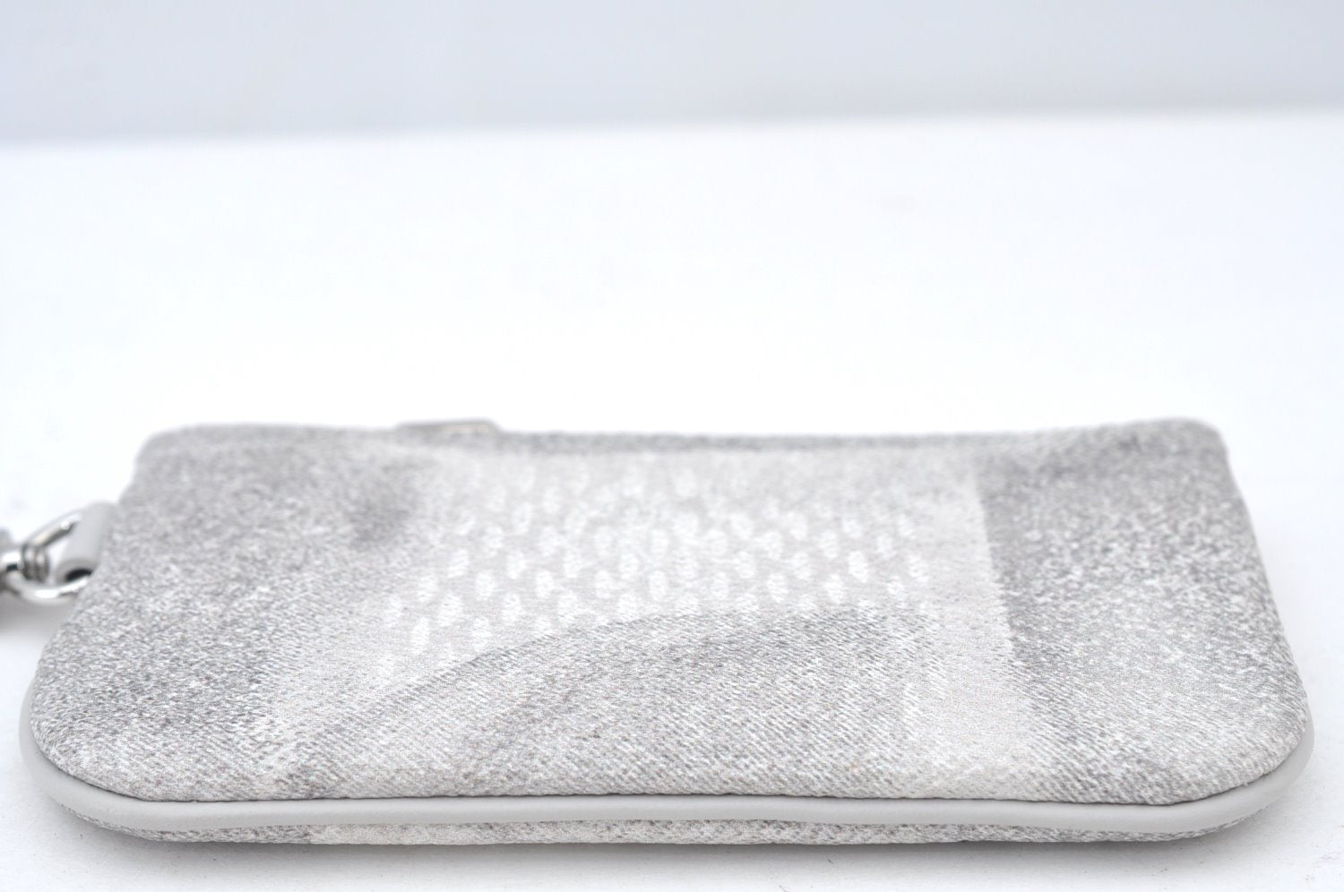 Authentic Louis Vuitton Damier Salt Trio Messenger Pouch Purse Gray LV K7396