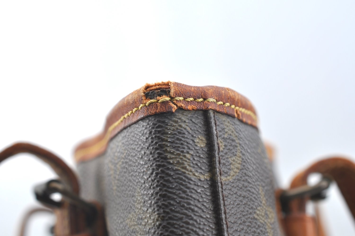 Authentic Louis Vuitton Monogram Bucket GM Shoulder Tote Bag Old Model LV K7409