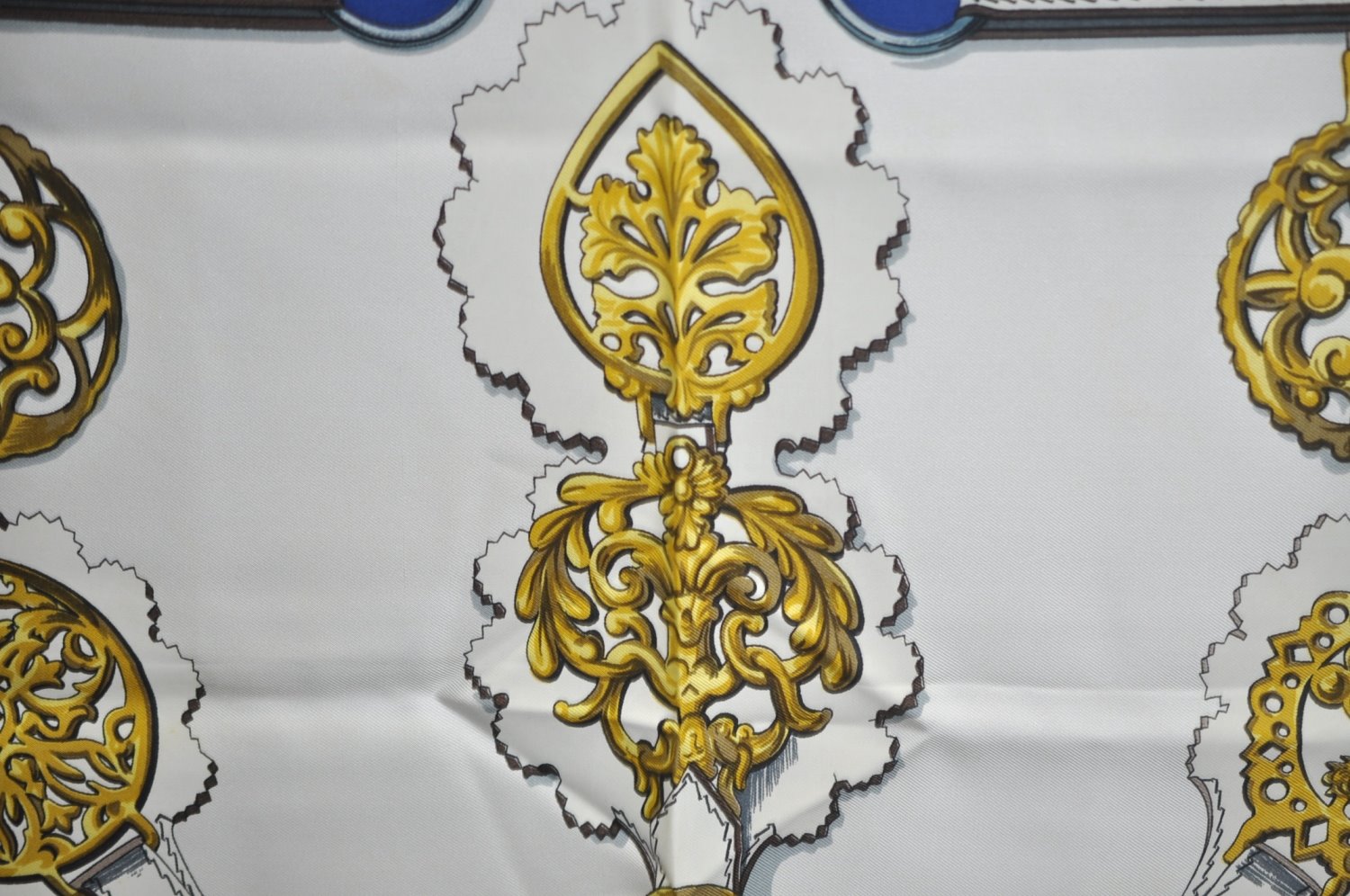 Authentic HERMES Carre 90 Scarf 