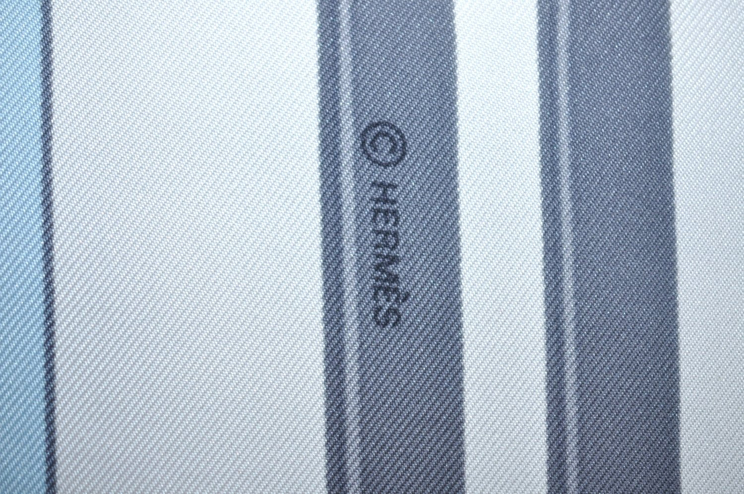 Authentic HERMES Carre 90 Scarf 