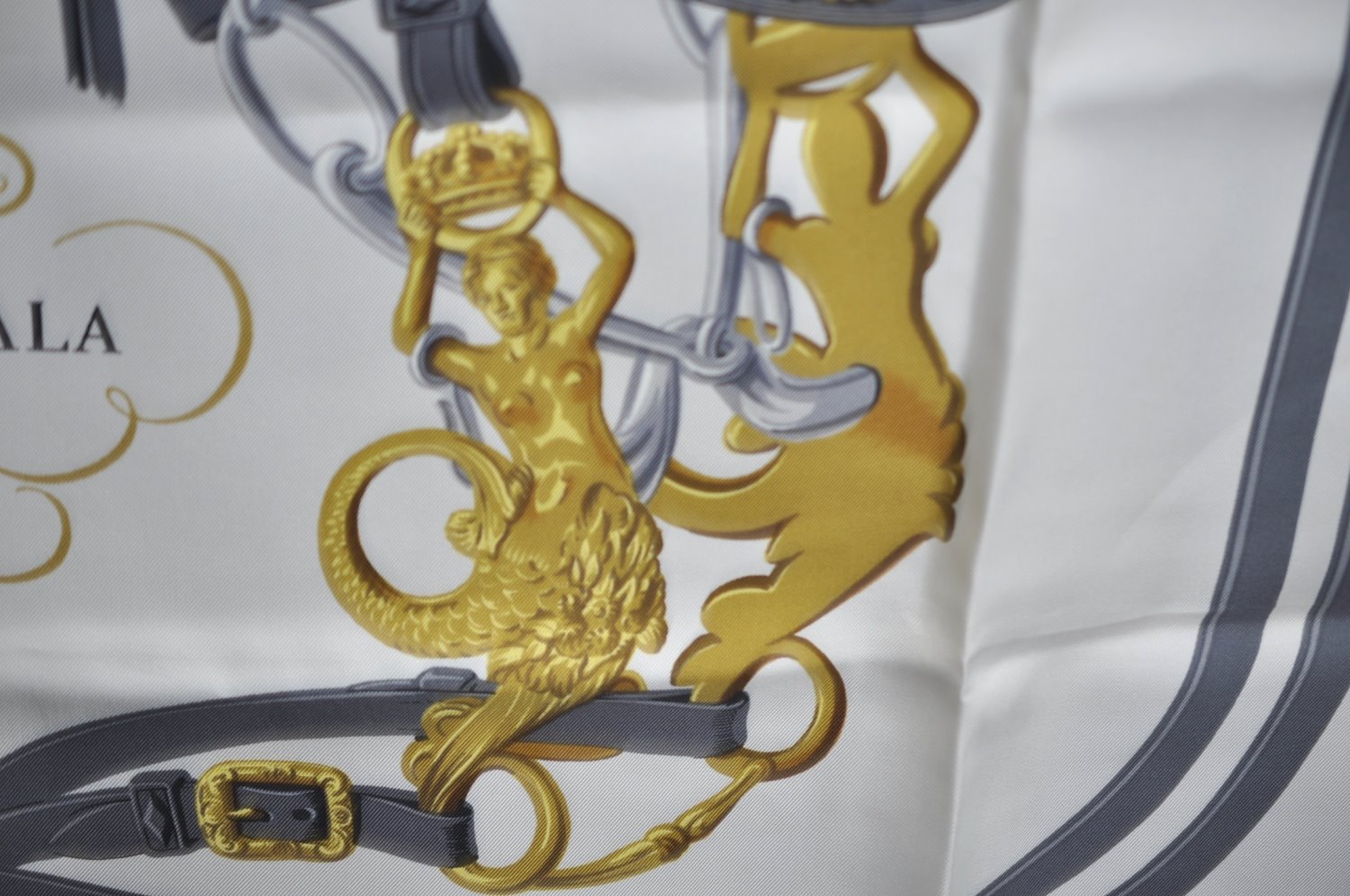 Authentic HERMES Carre 90 Scarf 