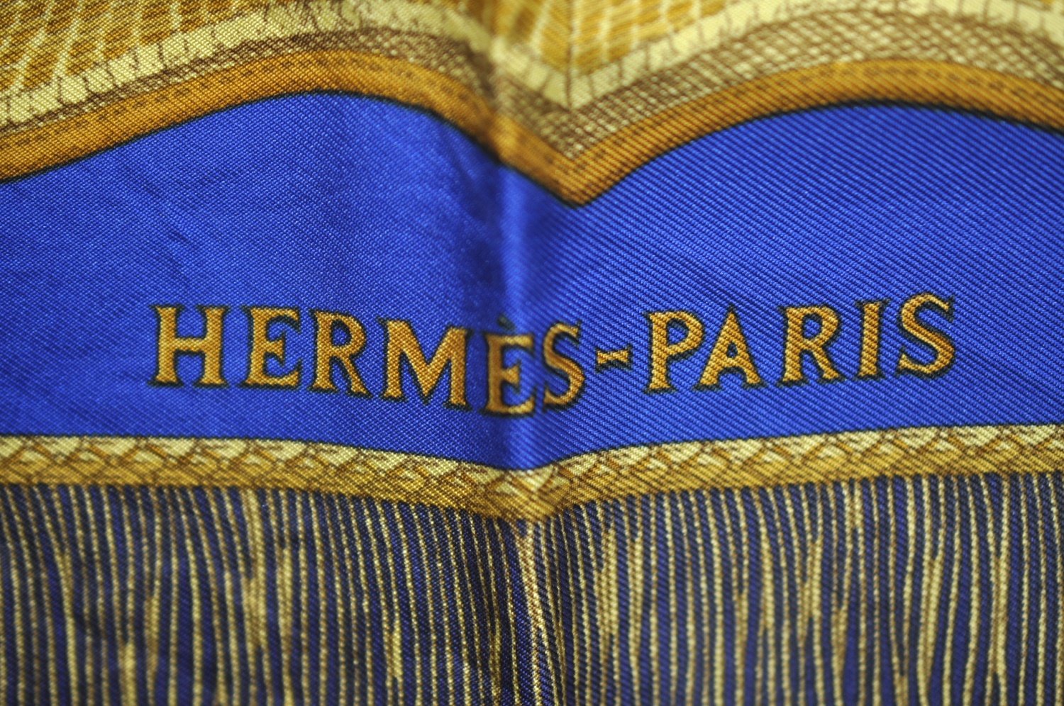 Authentic HERMES Carre 90 Scarf 