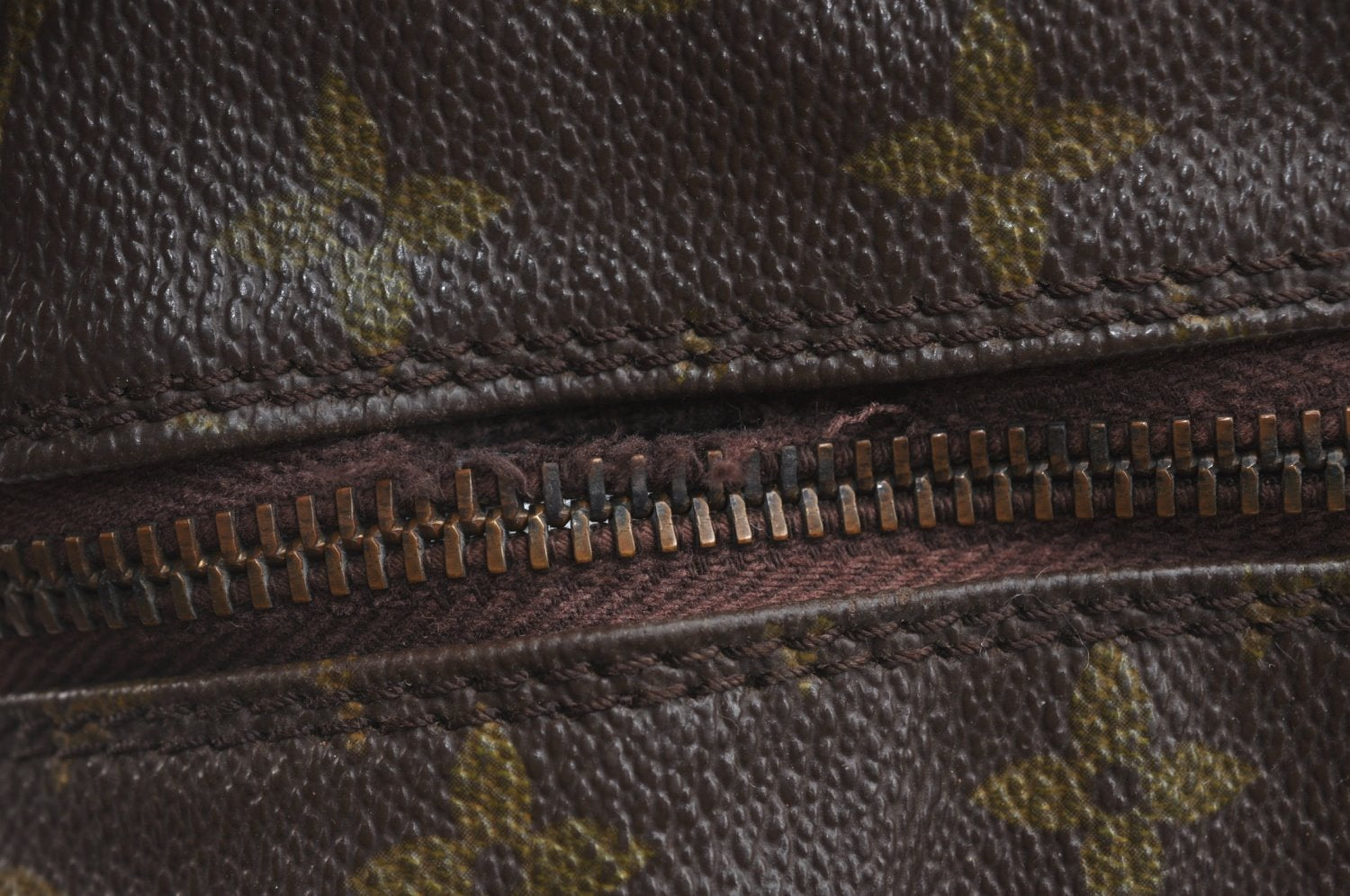 Authentic Louis Vuitton Monogram Nile Shoulder Cross Body Bag Old Model LV K7458