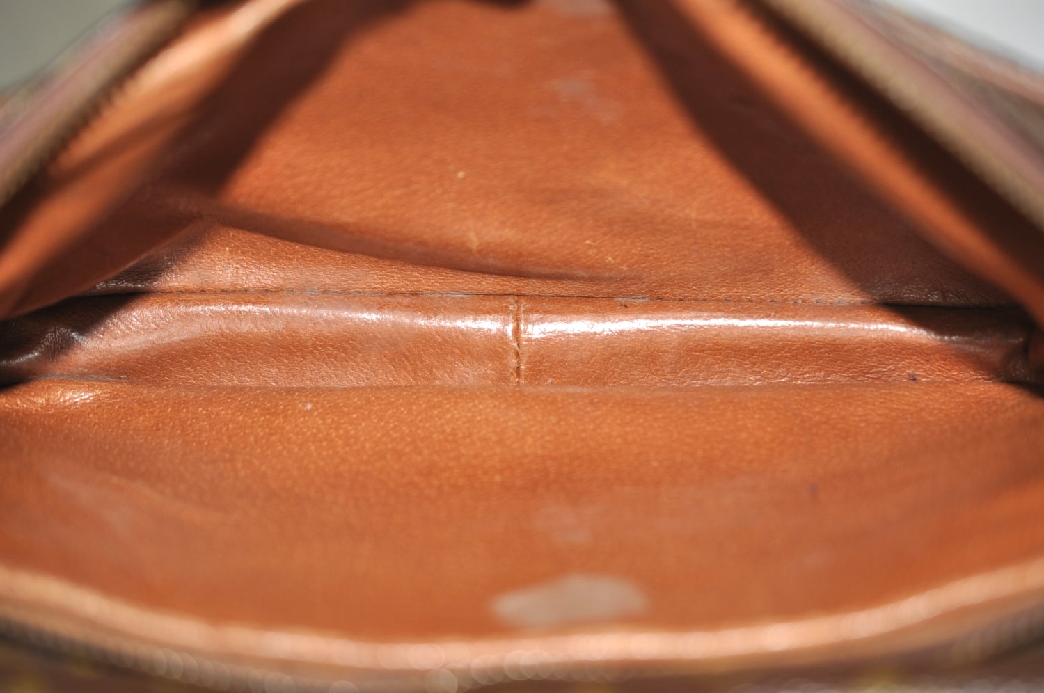 Authentic Louis Vuitton Monogram Nile Shoulder Cross Body Bag Old Model LV K7458