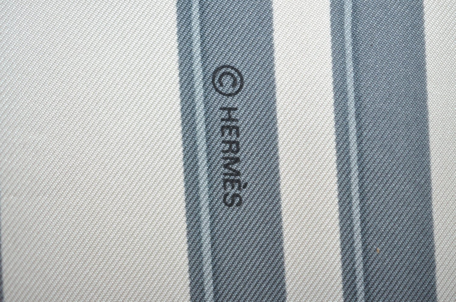 Authentic HERMES Carre 90 Scarf 