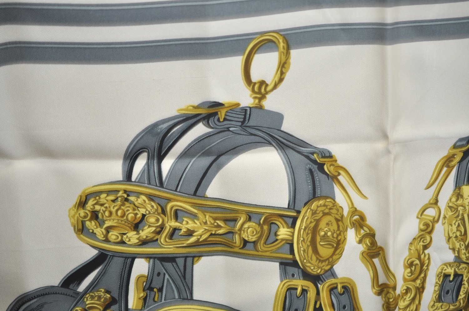 Authentic HERMES Carre 90 Scarf 