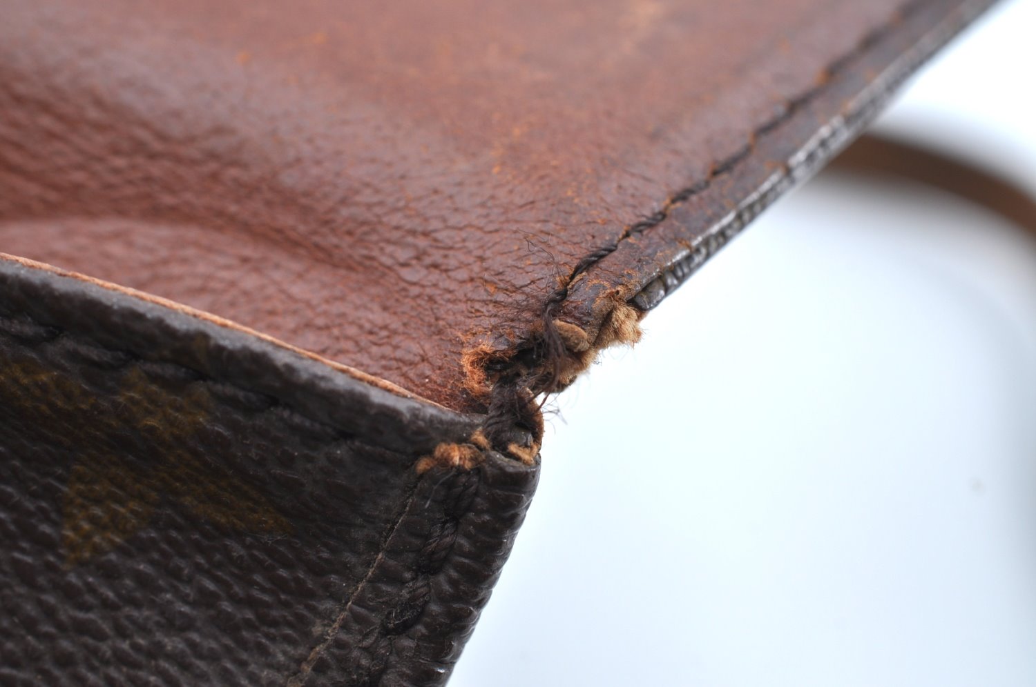 Authentic Louis Vuitton Monogram Cartouchiere GM Shoulder Bag Old Model K7527