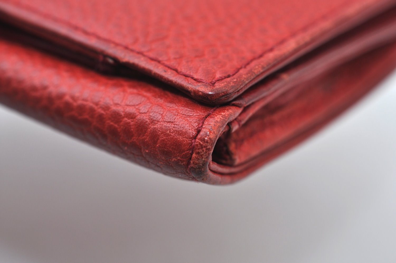Authentic CHANEL Caviar Skin CC Logo Bifold Wallet Purse Red K7544