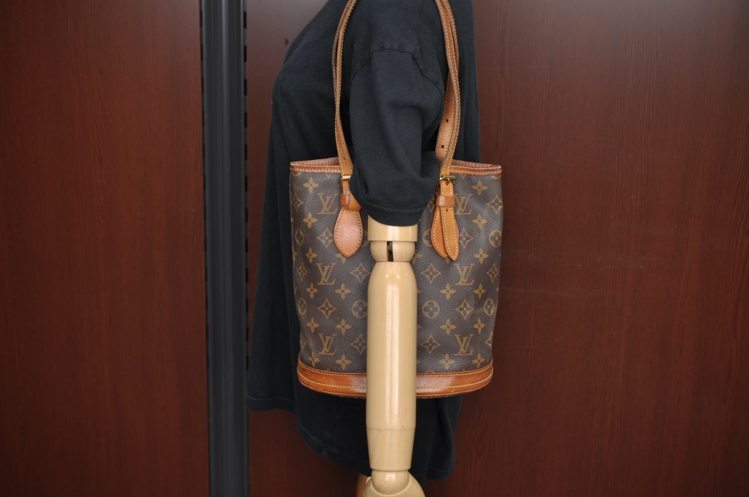 Authentic Louis Vuitton Monogram Bucket PM Shoulder Tote Bag M42238 Junk K7552