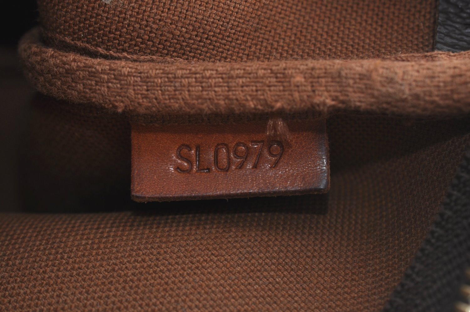 Authentic Louis Vuitton Monogram Pochette Accessoires Pouch M51980 LV K7571