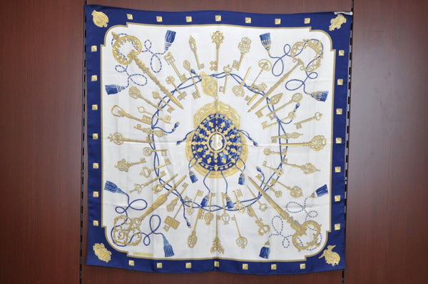 Authentic HERMES Carre 90 Scarf "LES CLES" Silk Navy K7587