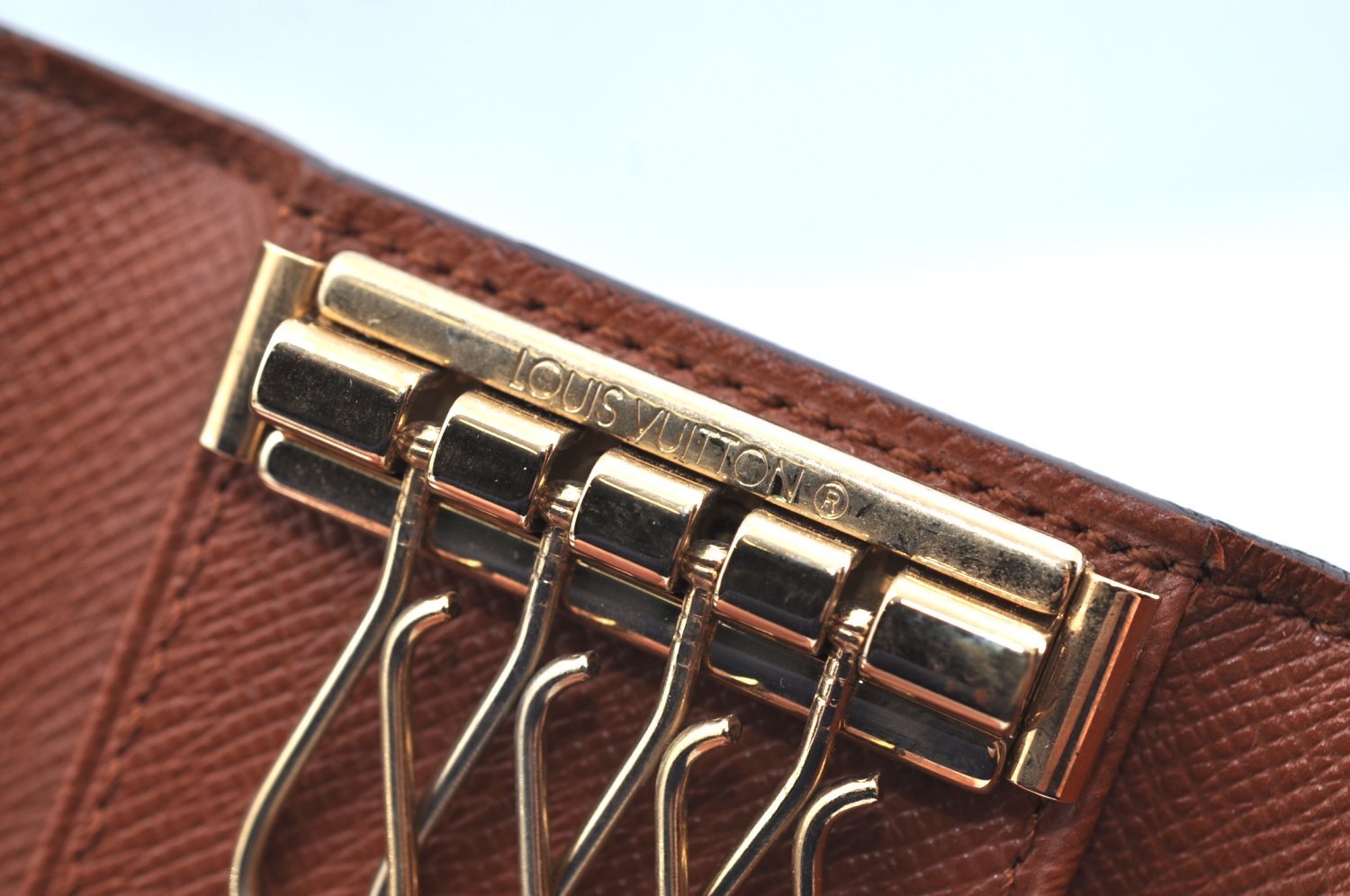 Authentic Louis Vuitton Monogram Multicles 4 Four Hooks Key Case M62631 LV K7588