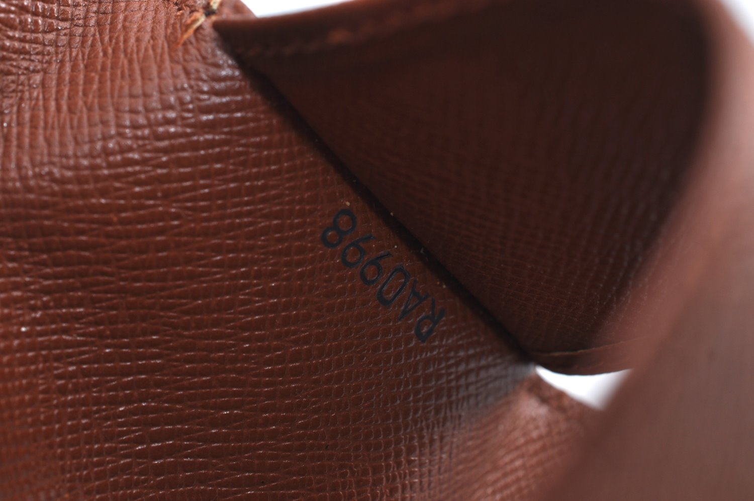 Authentic Louis Vuitton Monogram Multicles 4 Four Hooks Key Case M62631 LV K7588