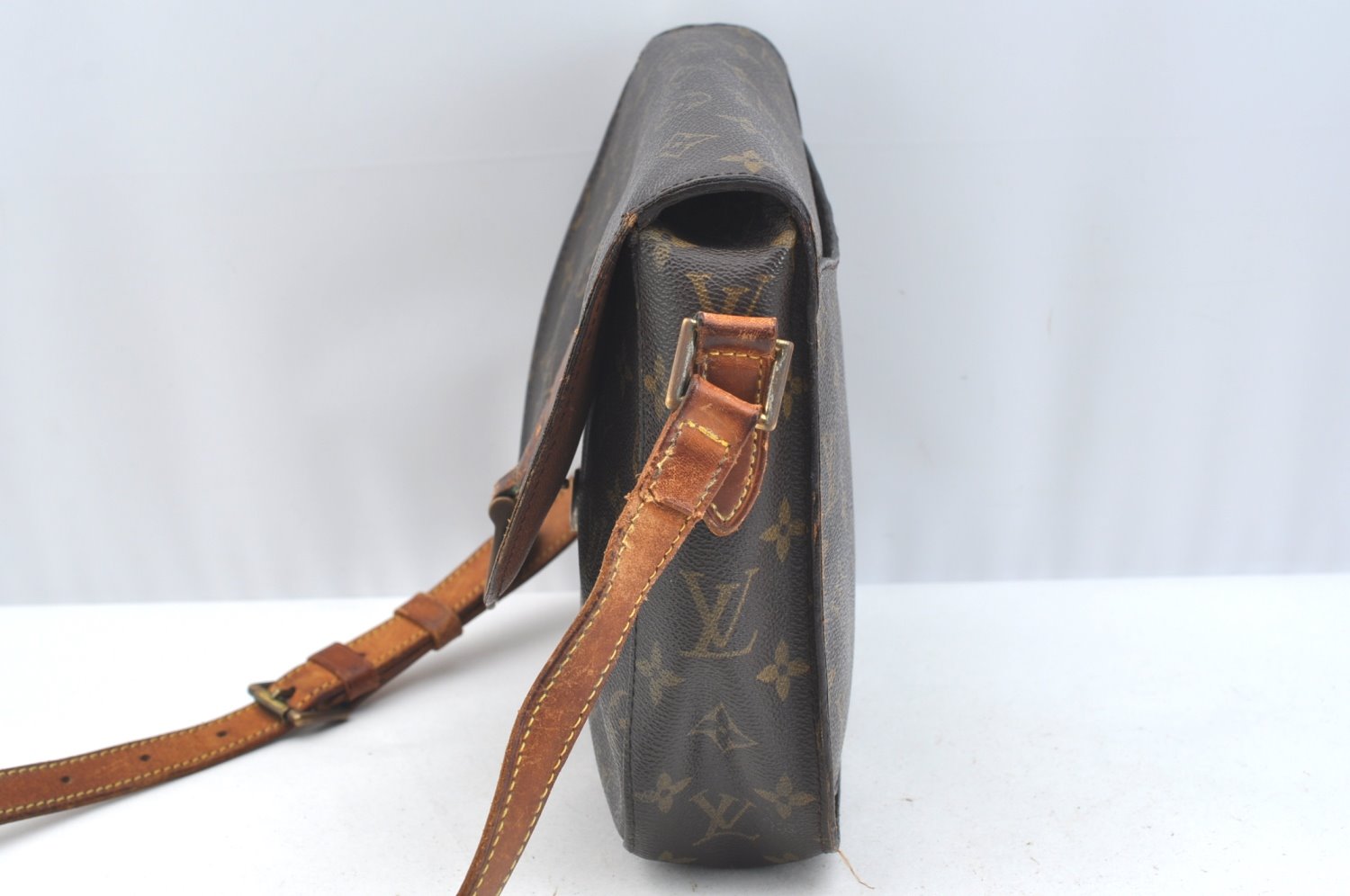 Authentic Louis Vuitton Monogram Saint Cloud GM M51242 Shoulder Cross Bag K7607