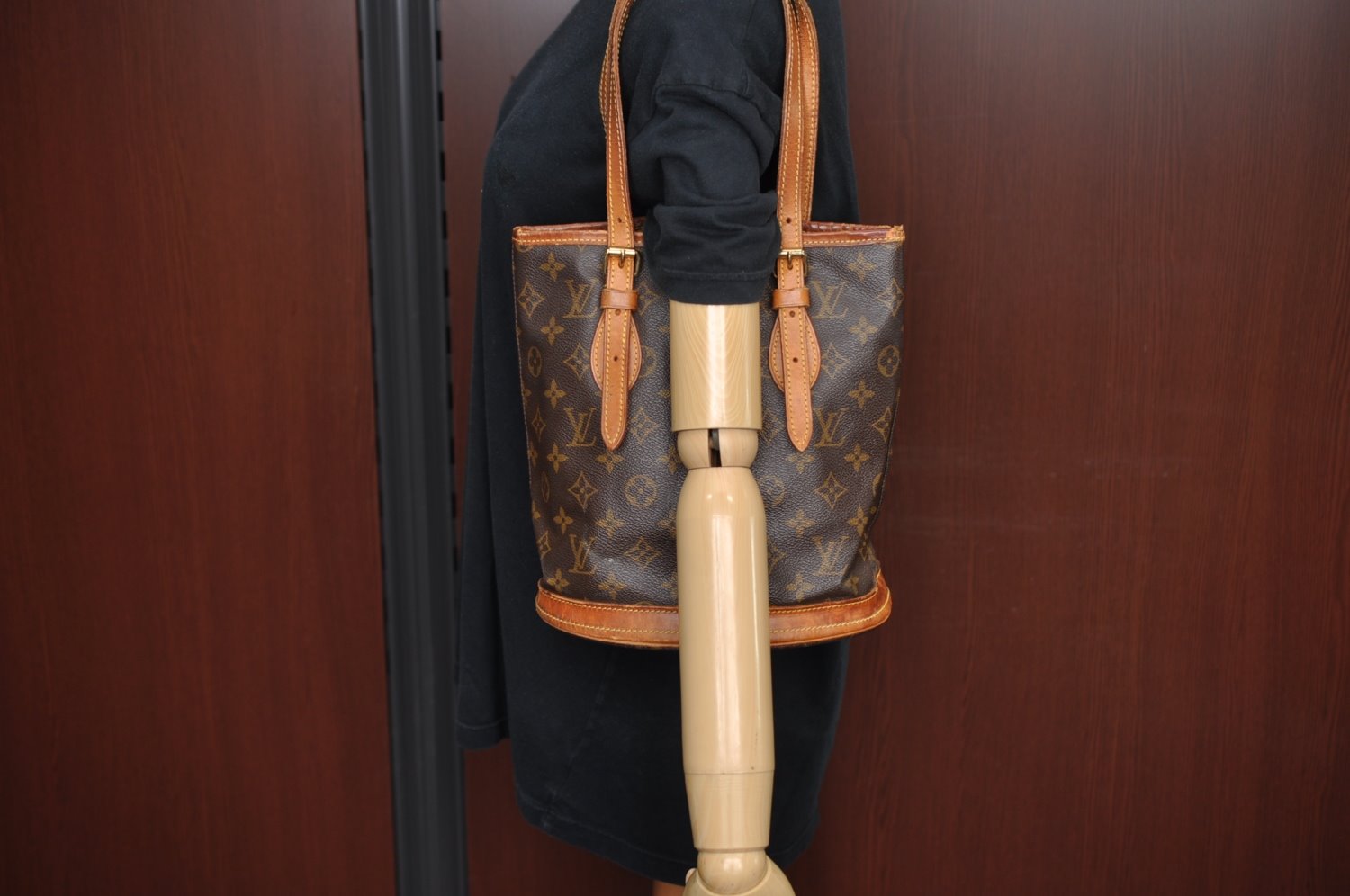 Authentic Louis Vuitton Monogram Bucket PM Shoulder Tote Bag M42238 Junk K7609