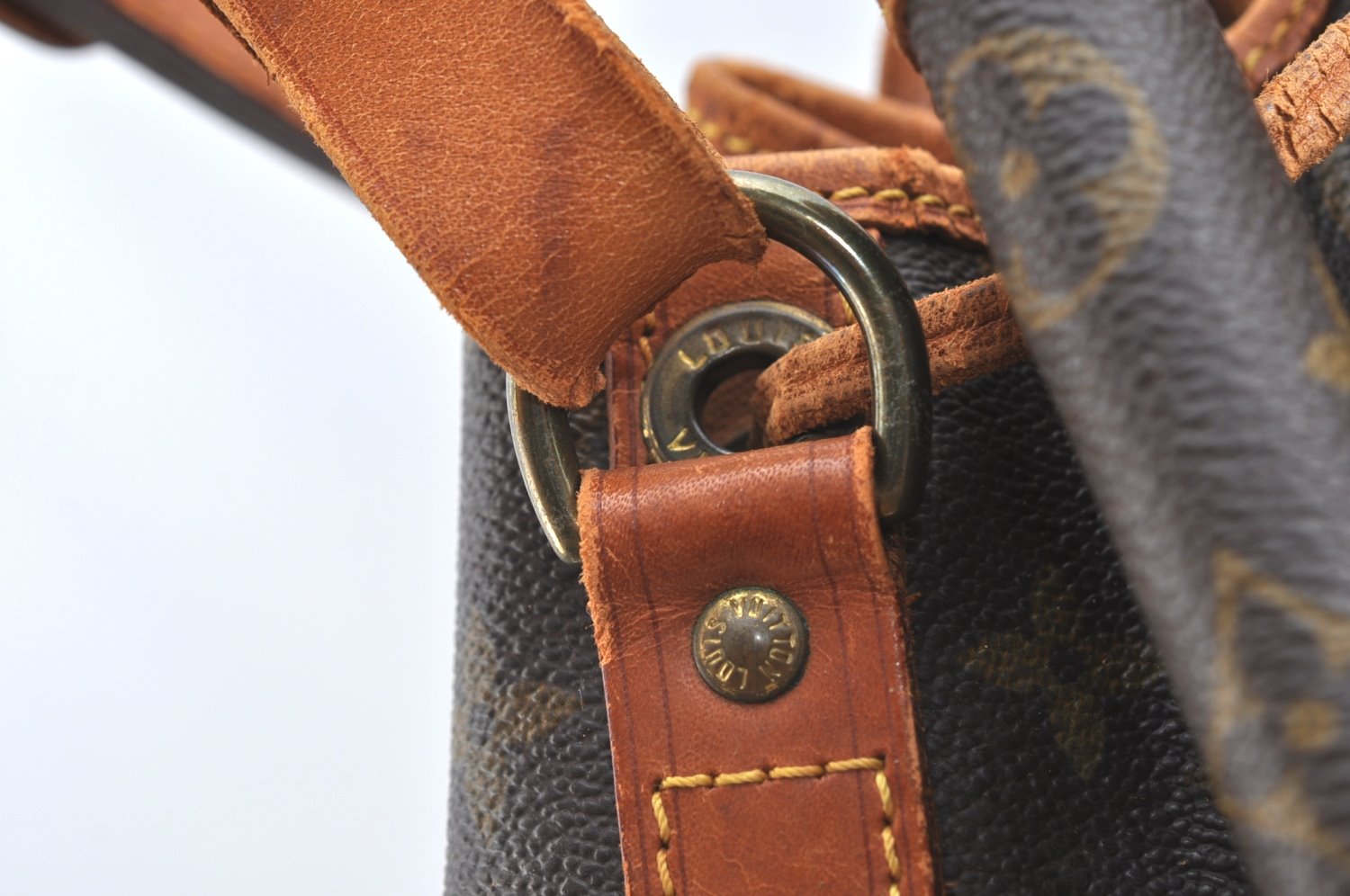 Authentic Louis Vuitton Monogram Noe Shoulder Drawstring Bag M42224 LV K7660