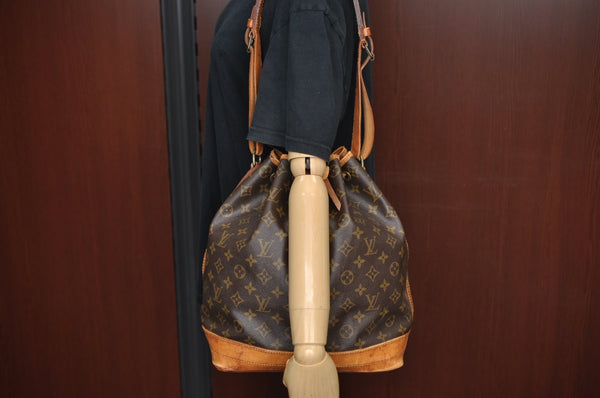 Authentic Louis Vuitton Monogram Noe Shoulder Drawstring Bag M42224 LV K7660