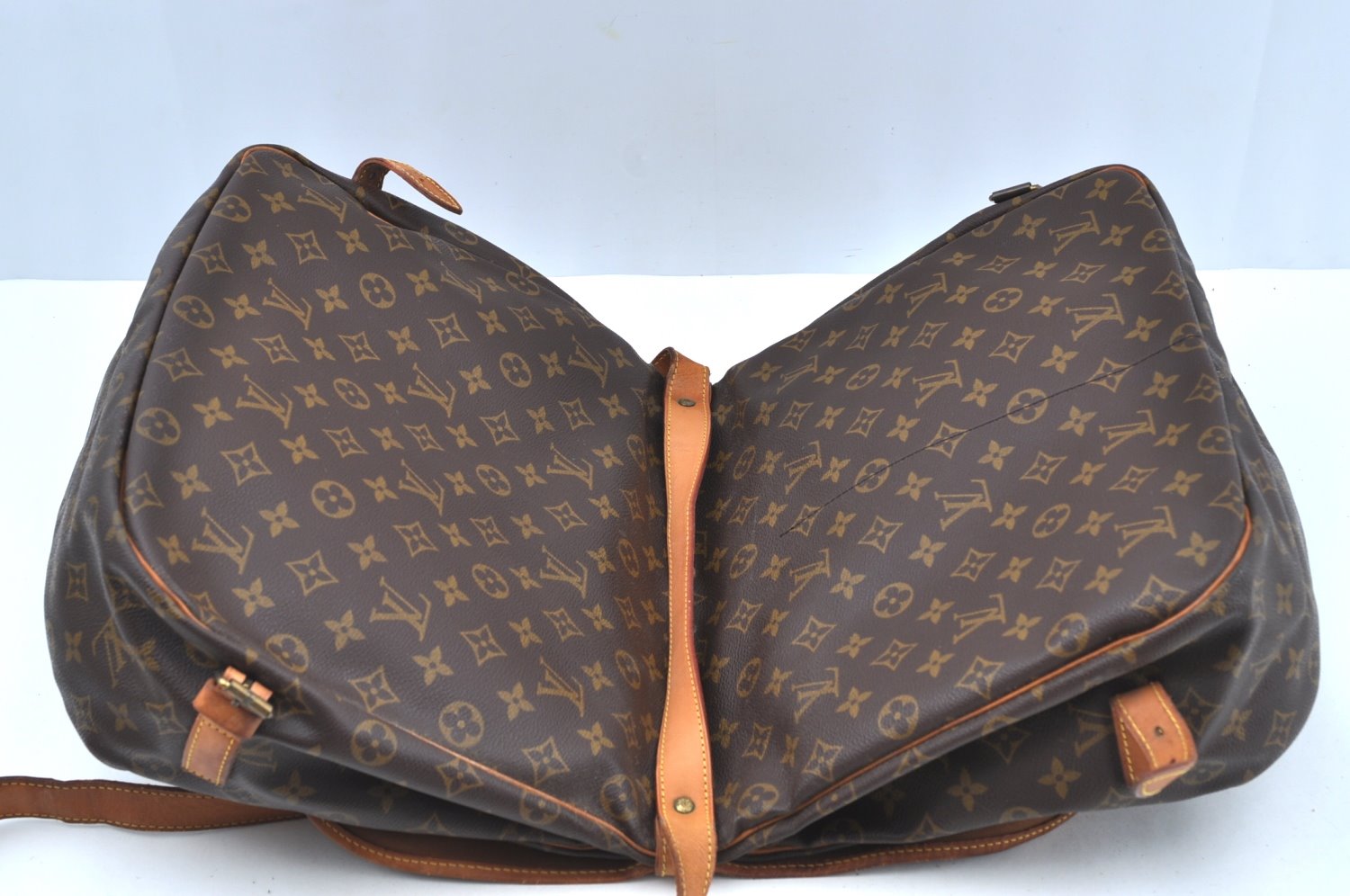 Authentic Louis Vuitton Monogram Saumur 35 Shoulder Cross Bag M42254 LV K7669